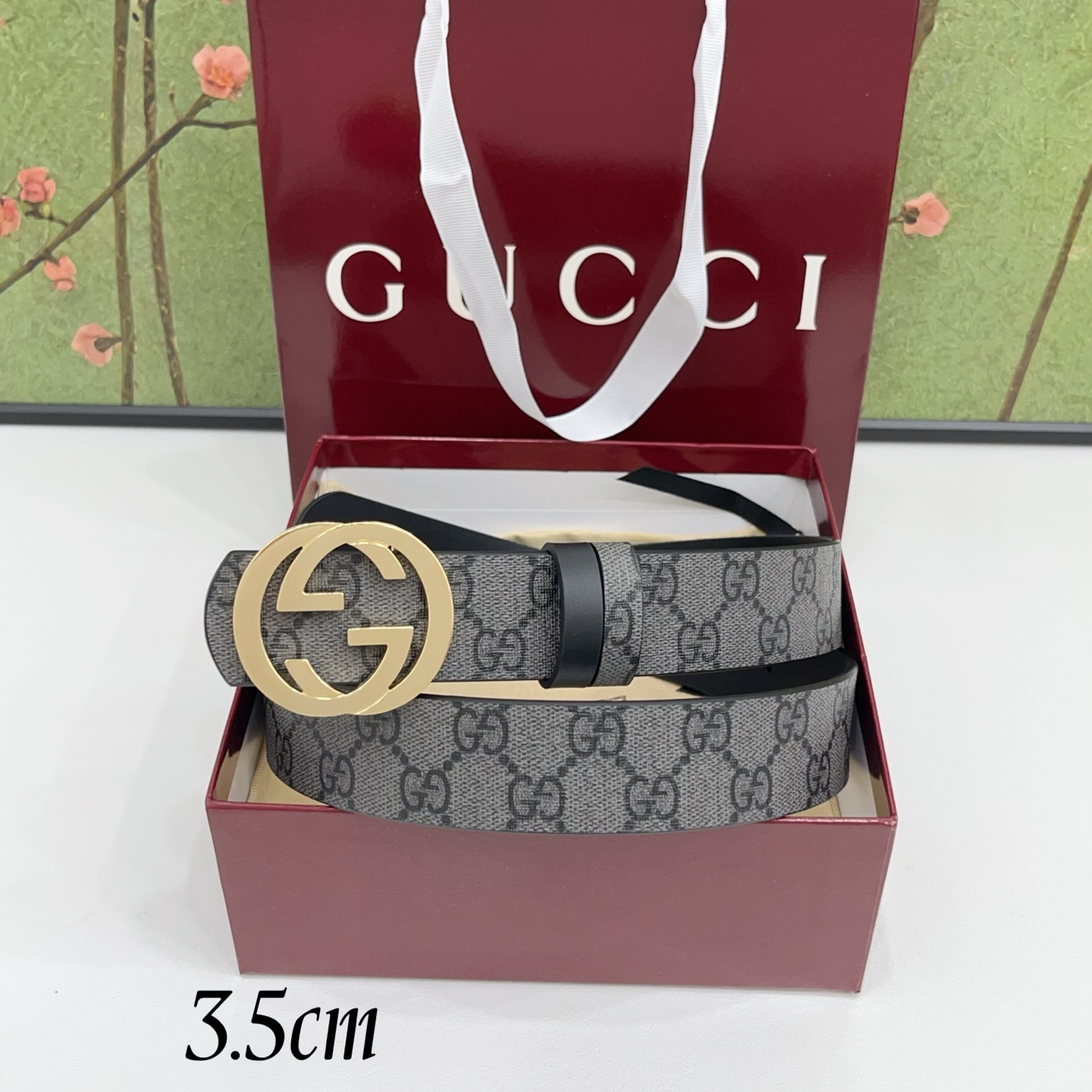 Gucci古驰  3.5cm经典防水面料搭配黑色牛皮底，搭配金色&银色扣头，时尚休闲！