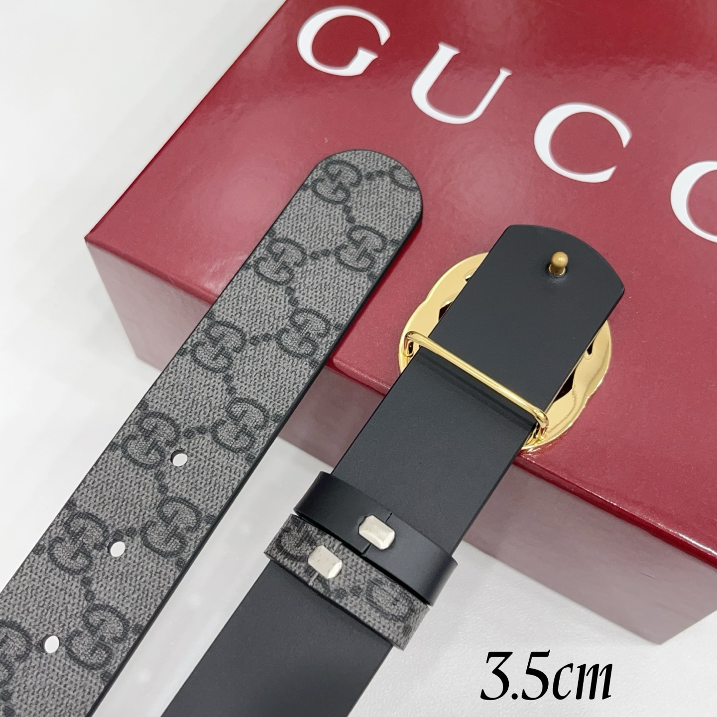 Gucci古驰  3.5cm经典防水面料搭配黑色牛皮底，搭配金色&银色扣头，时尚休闲！