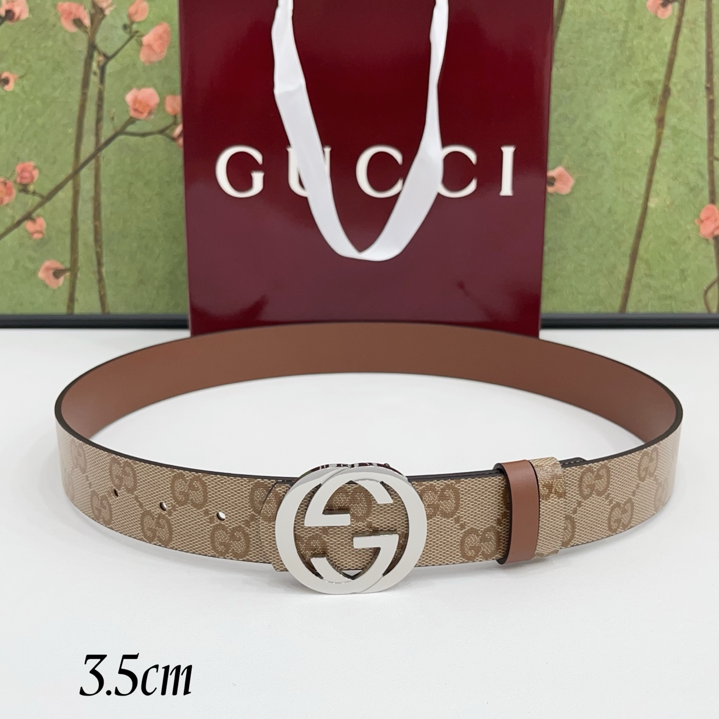 Gucci古驰  3.5cm经典防水面料搭配棕色牛皮底，搭配金色&银色扣头，时尚休闲！