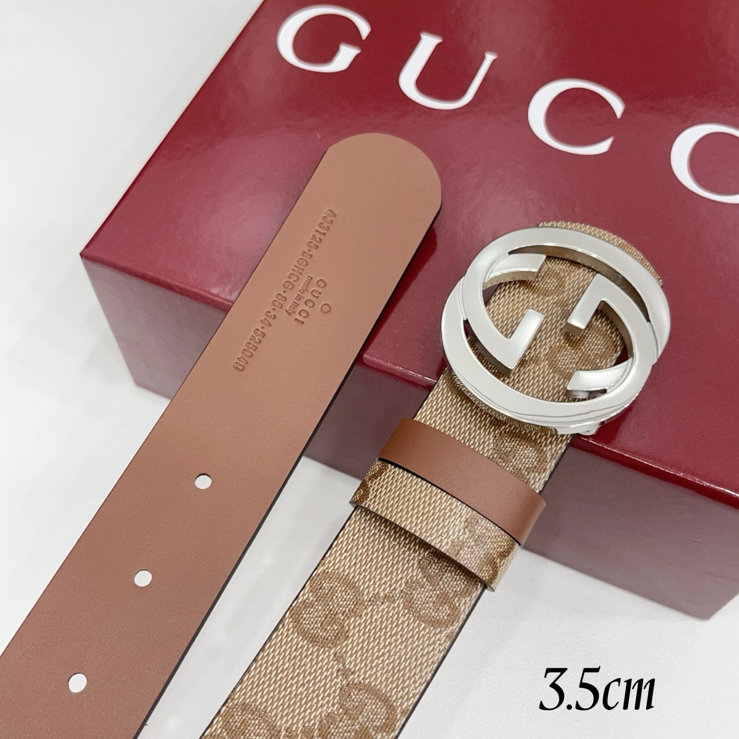 Gucci古驰  3.5cm经典防水面料搭配棕色牛皮底，搭配金色&银色扣头，时尚休闲！