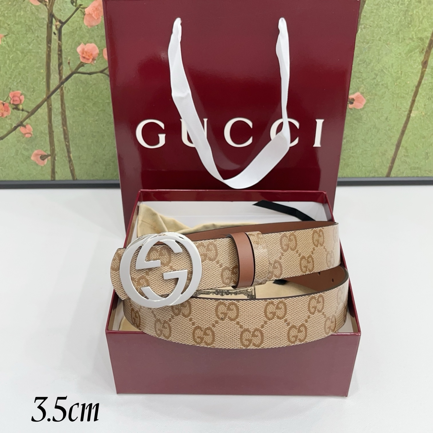 Gucci古驰  3.5cm经典防水面料搭配棕色牛皮底，搭配金色&银色扣头，时尚休闲！