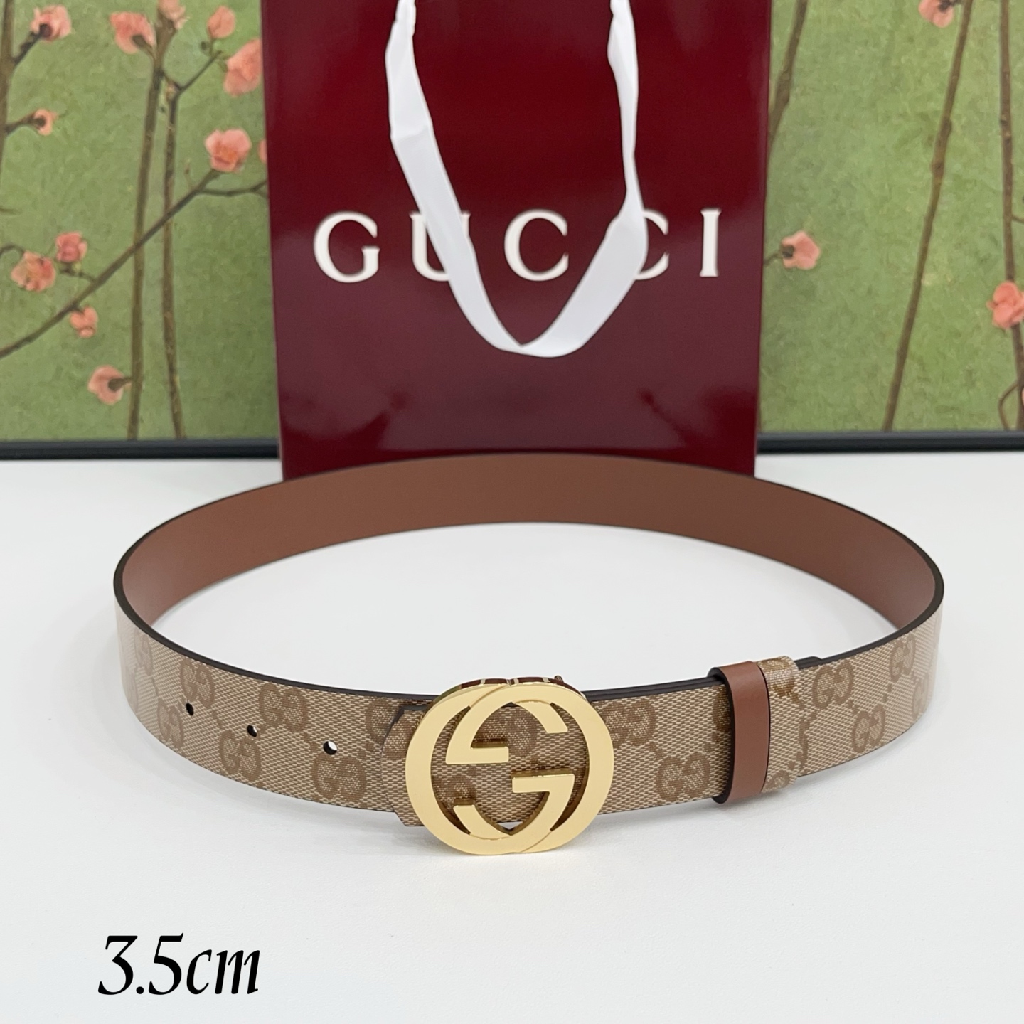 Gucci古驰  3.5cm经典防水面料搭配棕色牛皮底，搭配金色&银色扣头，时尚休闲！