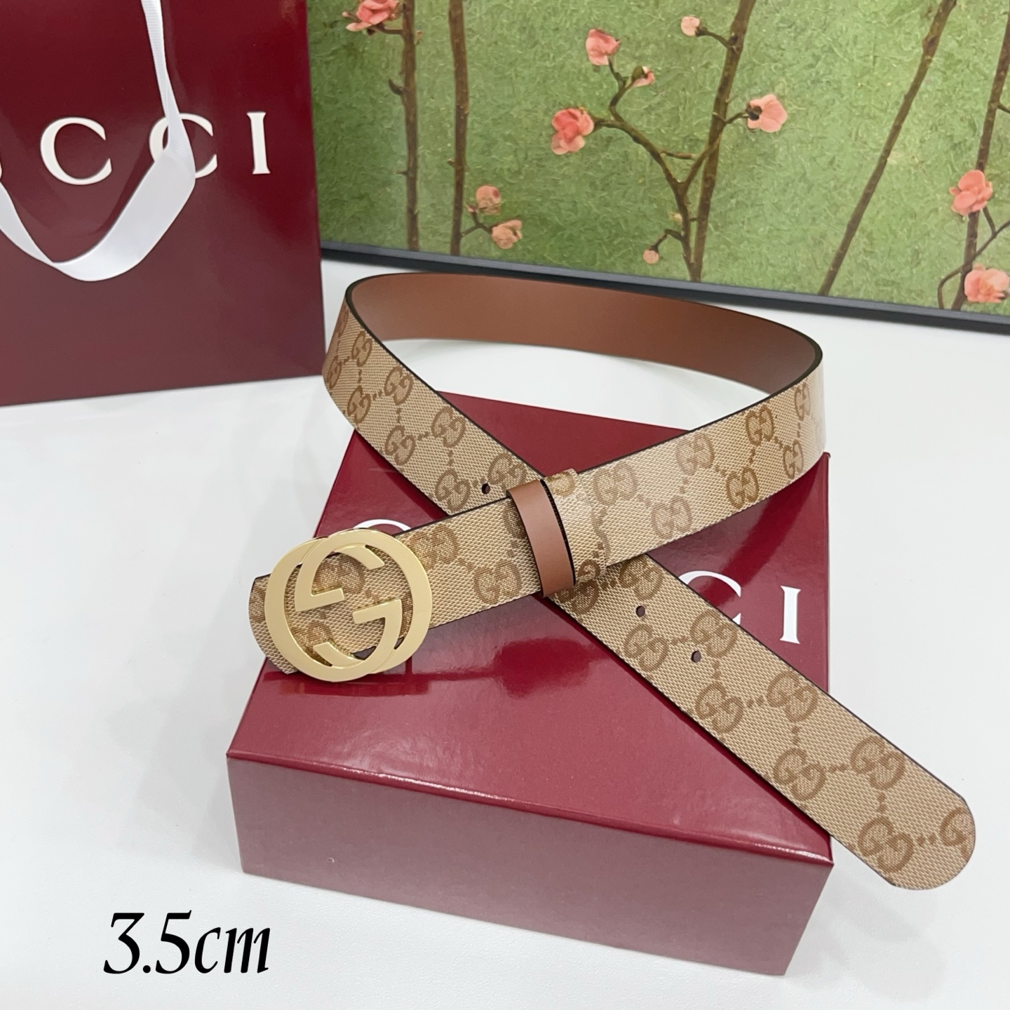 Gucci古驰  3.5cm经典防水面料搭配棕色牛皮底，搭配金色&银色扣头，时尚休闲！