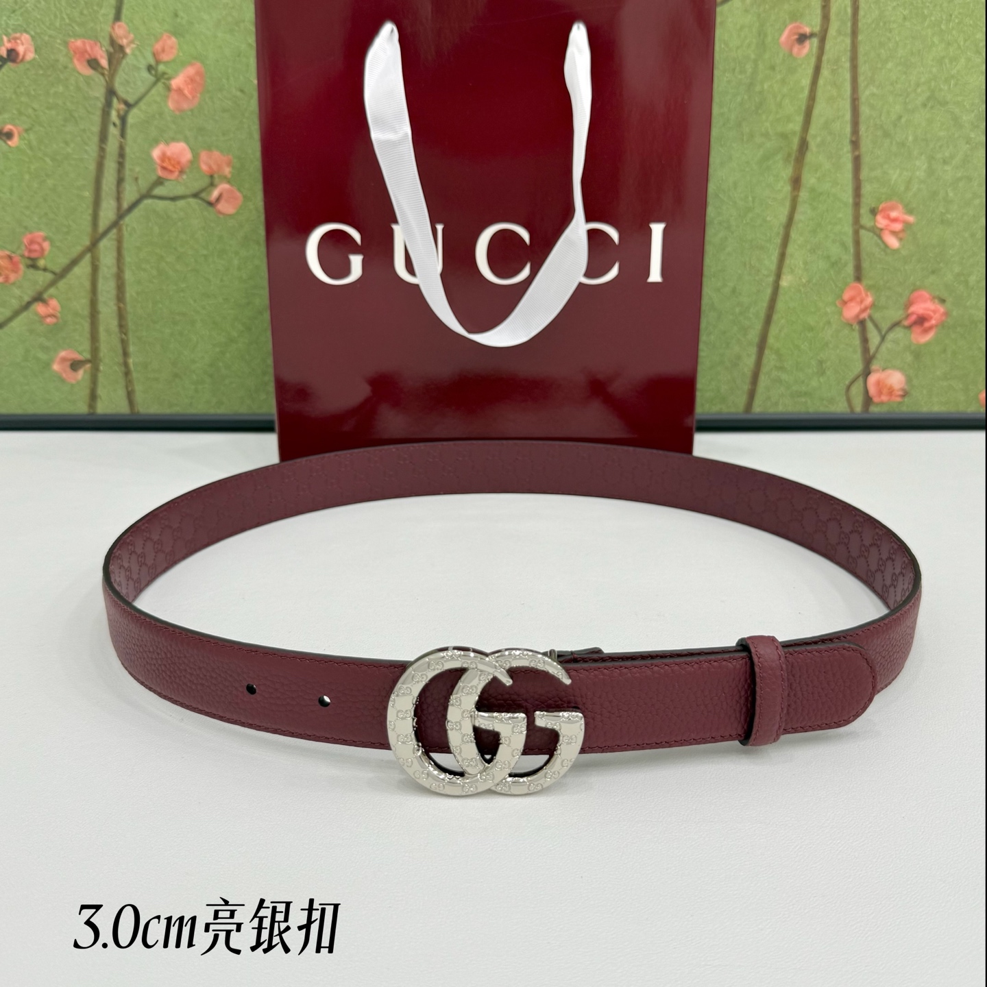 Gucci古驰  3.0cm荔枝纹面配小花纹底，新款cc小花纹铜扣，浅金&亮银双色扣头，时尚休闲！