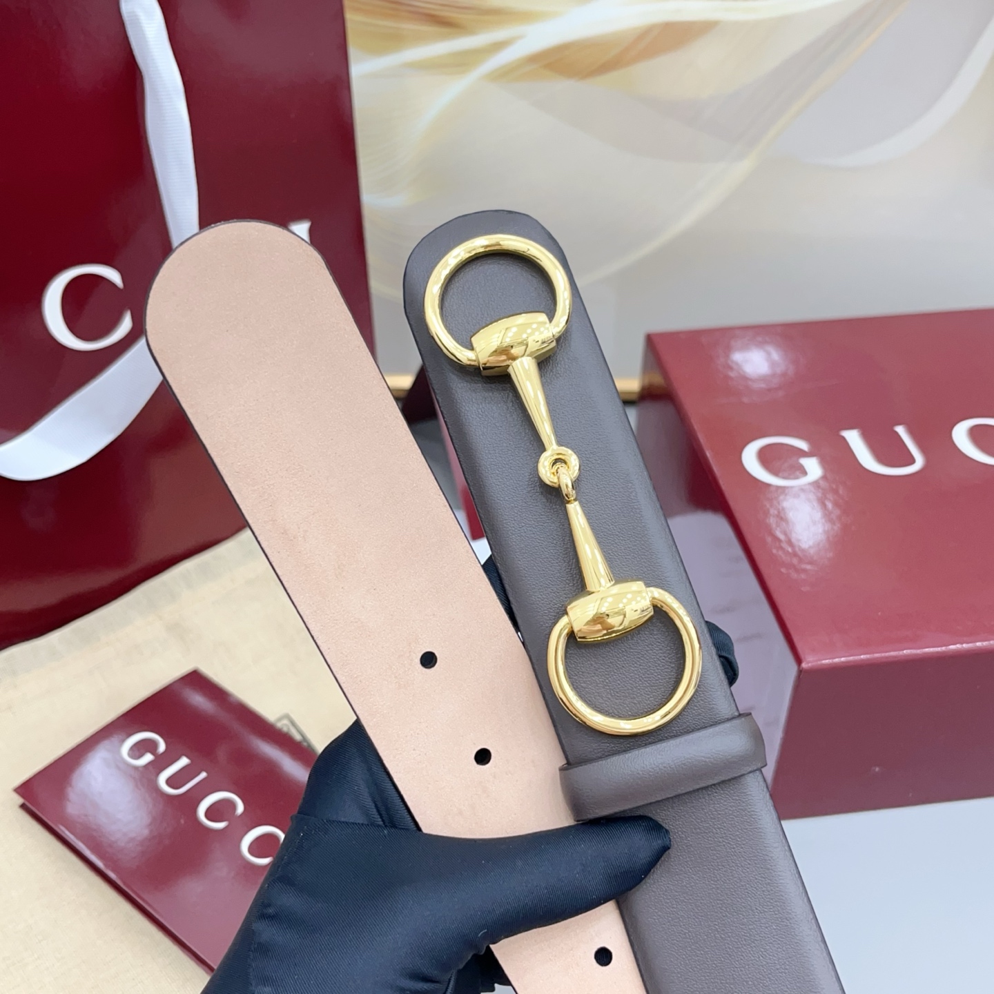 Gucci古驰   4.0cm 新款男士腰带，牛皮搭配磨砂底，2026年春夏系列全新上市。男士腰带以修长轮廓重新演绎经典