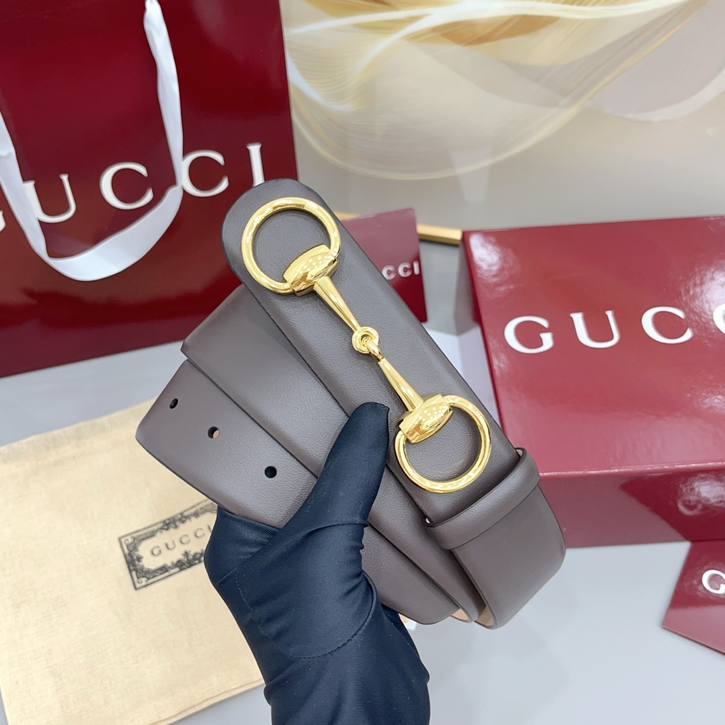 Gucci古驰   4.0cm 新款男士腰带，牛皮搭配磨砂底，2026年春夏系列全新上市。男士腰带以修长轮廓重新演绎经典