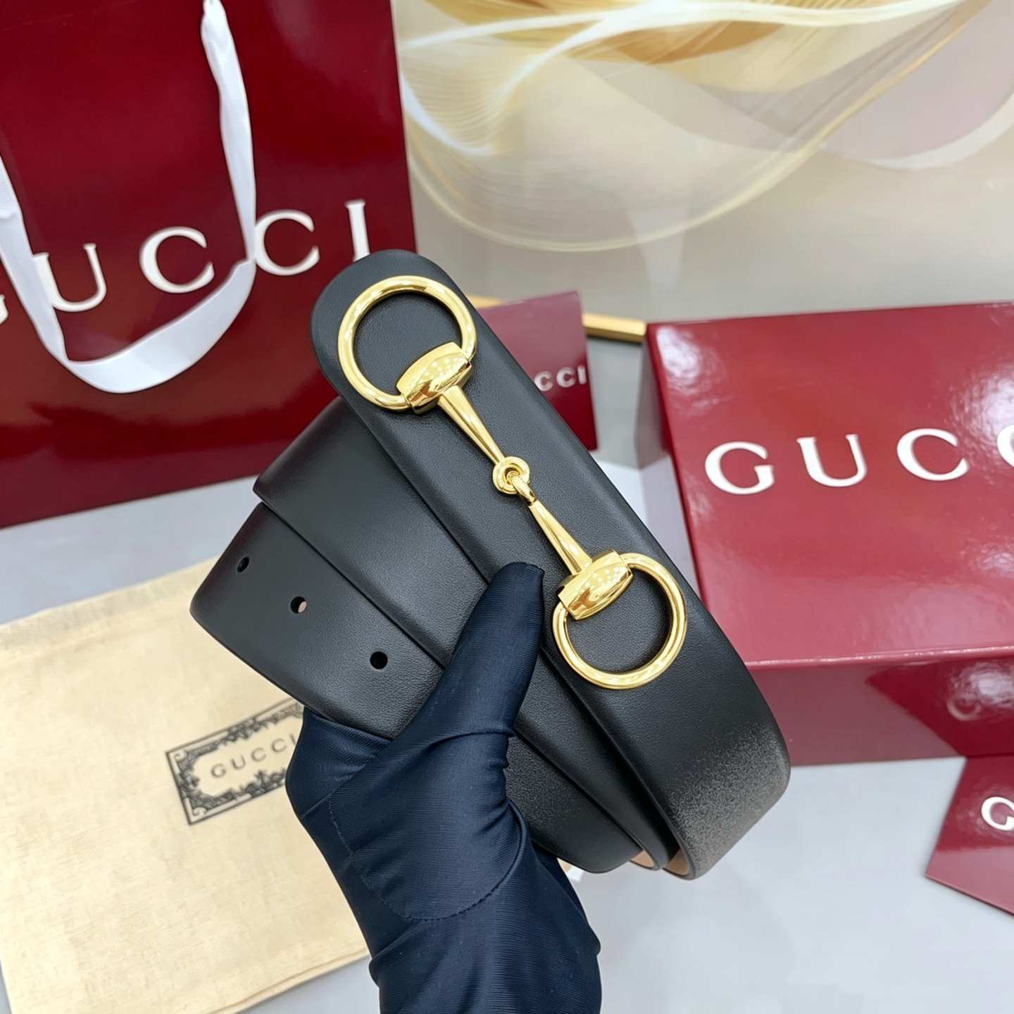 Gucci古驰   4.0cm 新款男士腰带，牛皮搭配磨砂底，2026年春夏系列全新上市。男士腰带以修长轮廓重新演绎经典