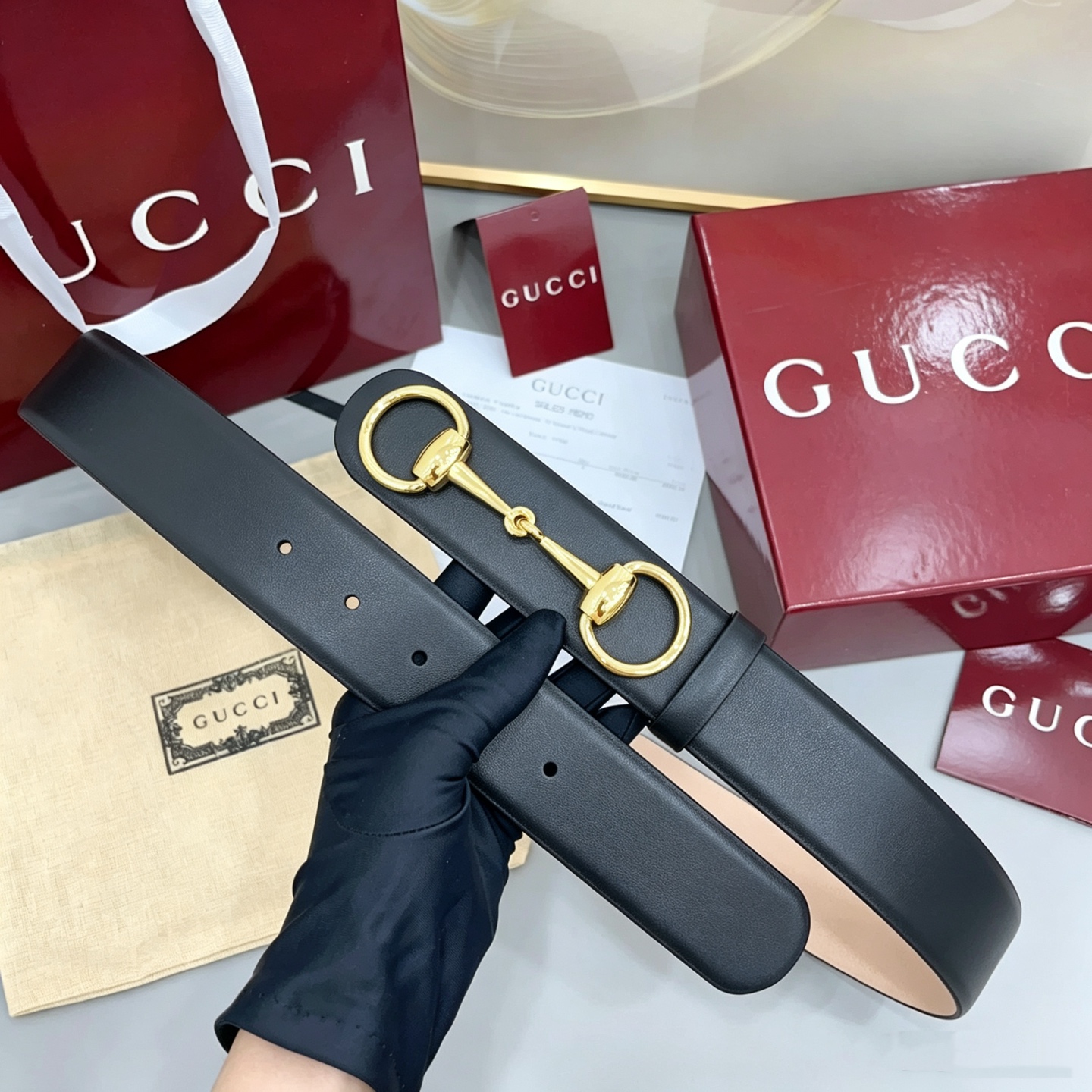 Gucci古驰   4.0cm 新款男士腰带，牛皮搭配磨砂底，2026年春夏系列全新上市。男士腰带以修长轮廓重新演绎经典