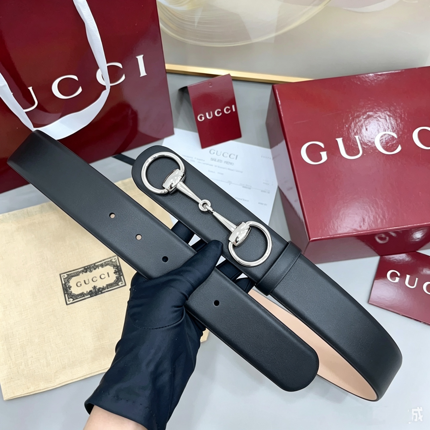 Gucci古驰   4.0cm 新款男士腰带，牛皮搭配磨砂底，2026年春夏系列全新上市。男士腰带以修长轮廓重新演绎经典
