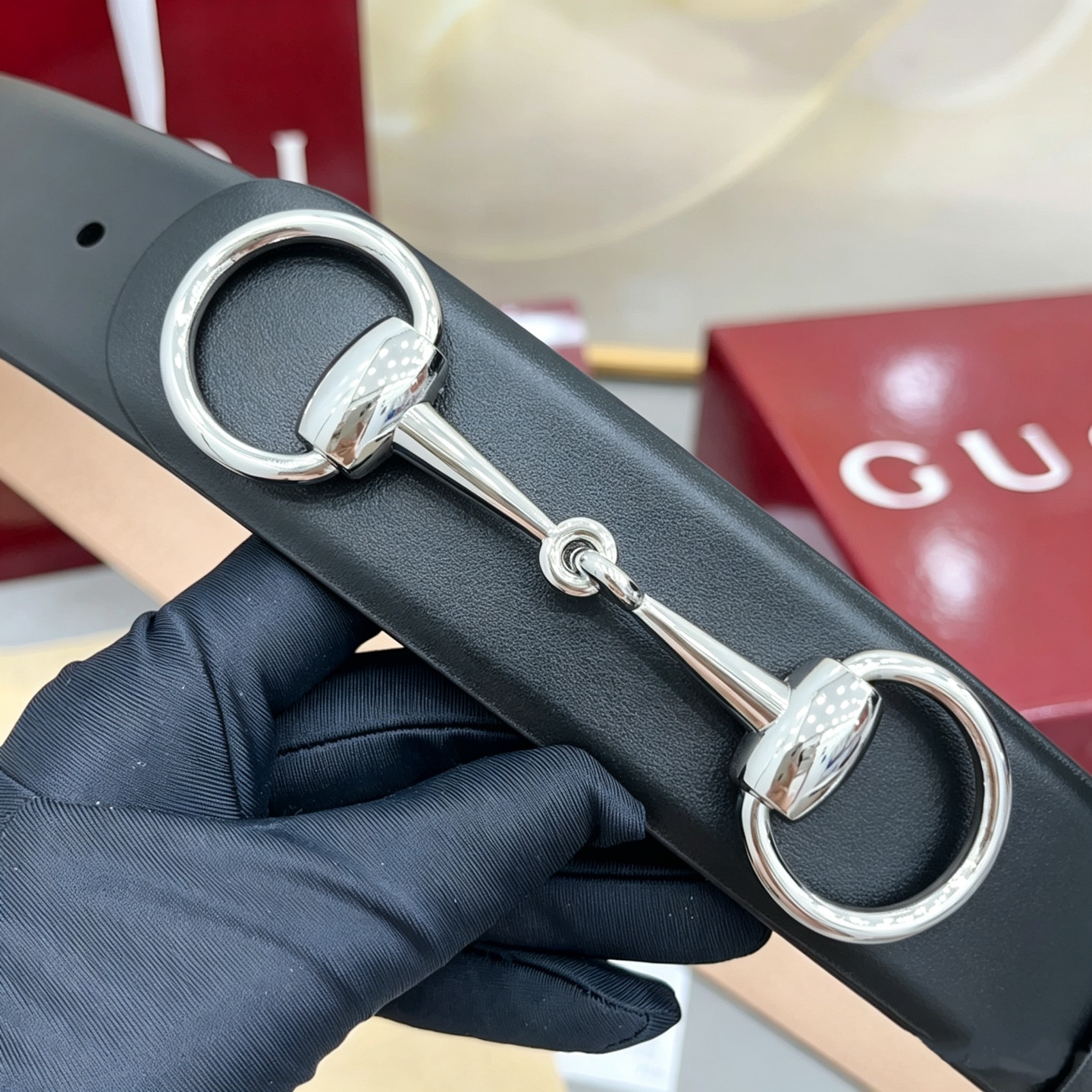 Gucci古驰   4.0cm 新款男士腰带，牛皮搭配磨砂底，2026年春夏系列全新上市。男士腰带以修长轮廓重新演绎经典