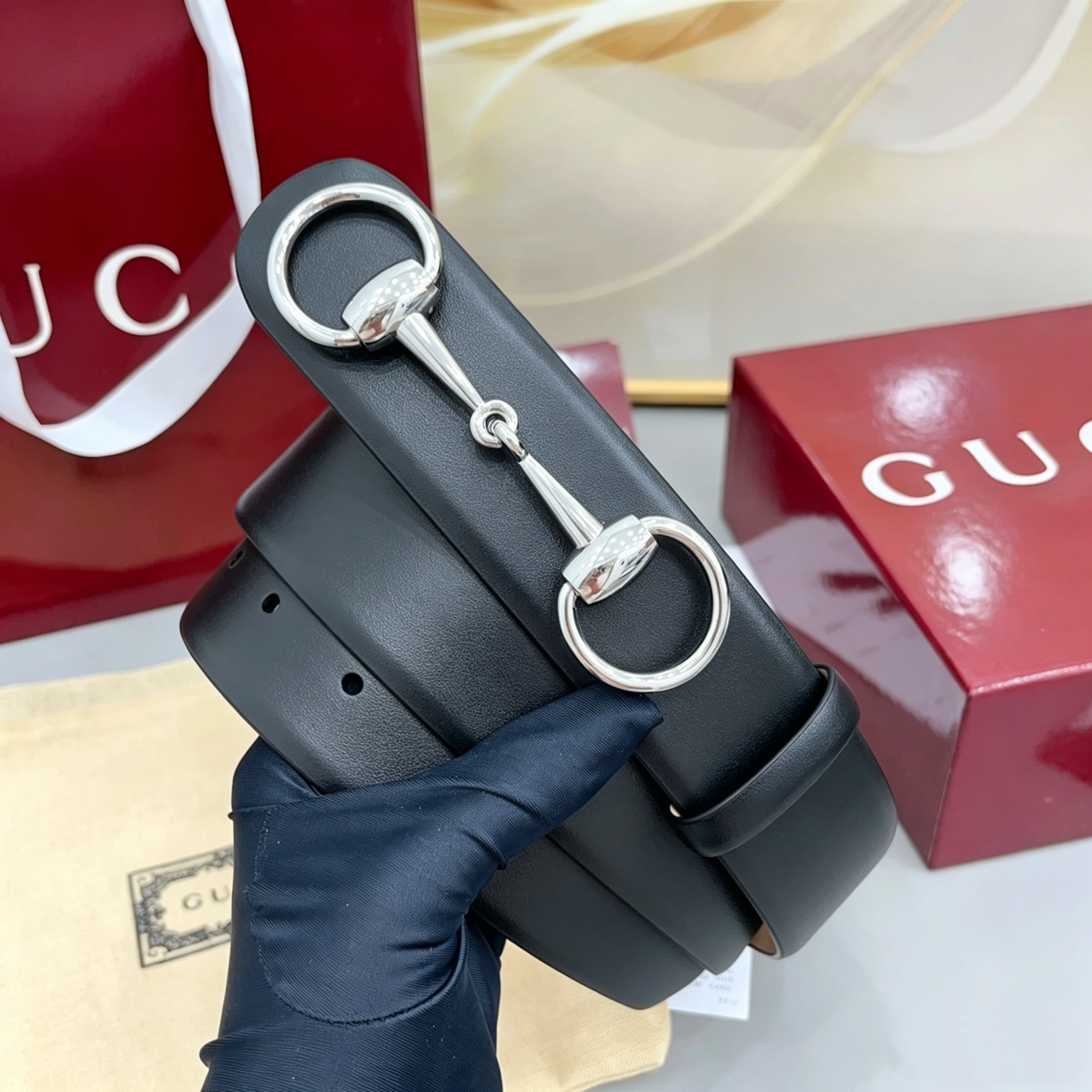 Gucci古驰   4.0cm 新款男士腰带，牛皮搭配磨砂底，2026年春夏系列全新上市。男士腰带以修长轮廓重新演绎经典