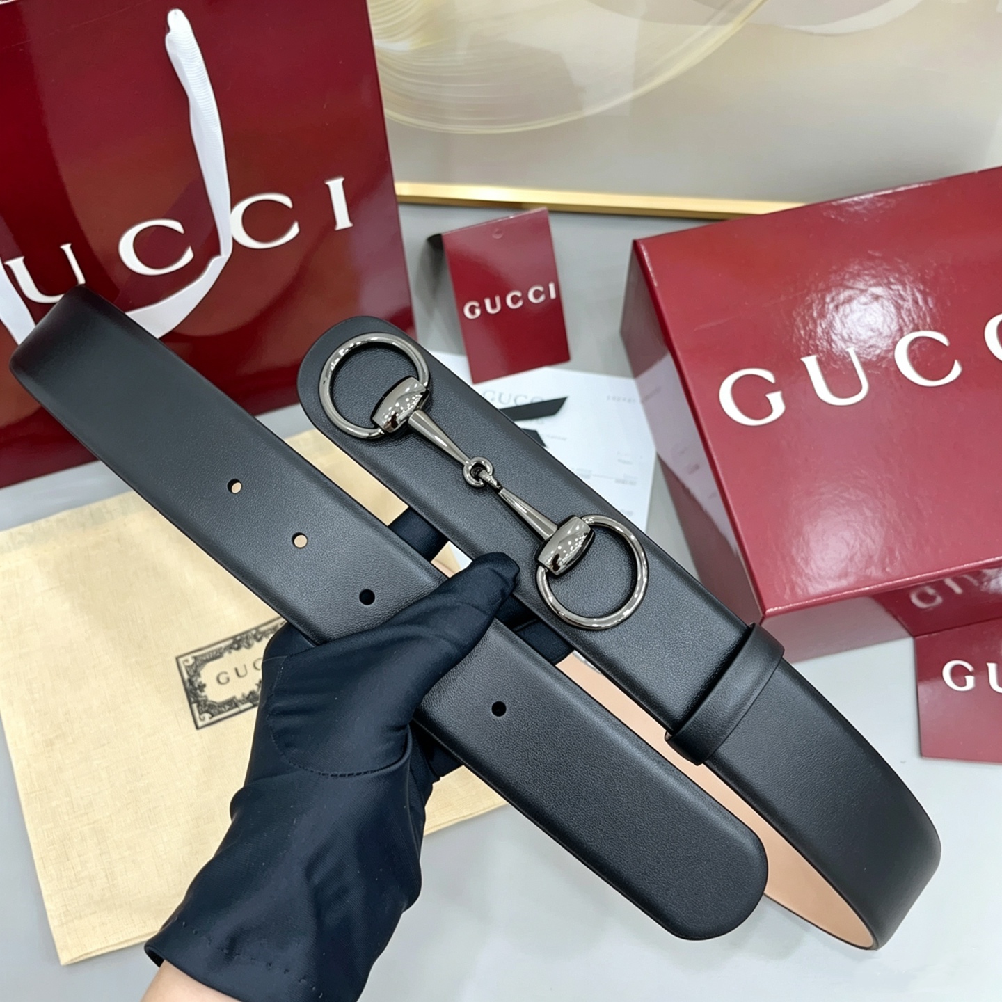 Gucci古驰   4.0cm 新款男士腰带，牛皮搭配磨砂底，2026年春夏系列全新上市。男士腰带以修长轮廓重新演绎经典