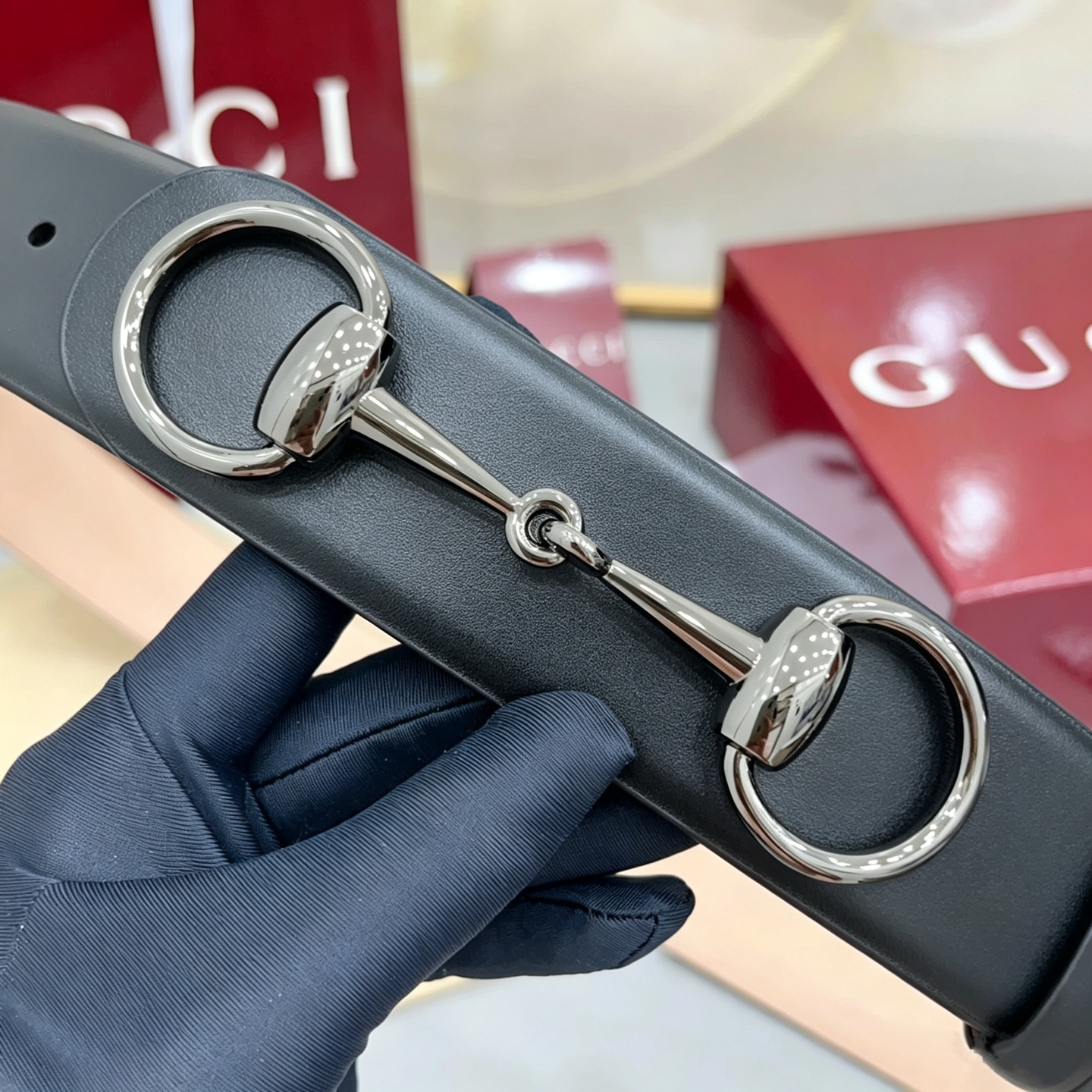 Gucci古驰   4.0cm 新款男士腰带，牛皮搭配磨砂底，2026年春夏系列全新上市。男士腰带以修长轮廓重新演绎经典