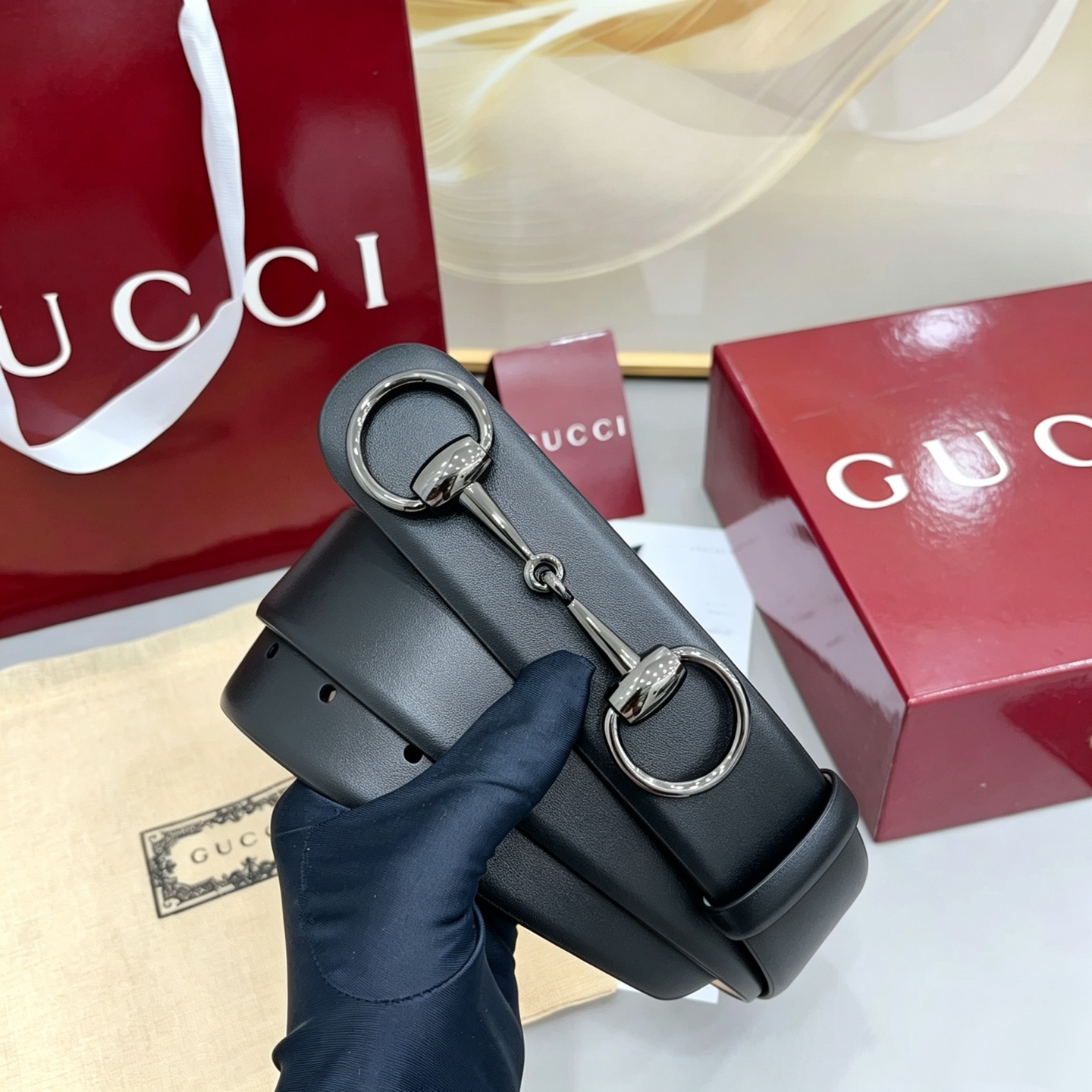 Gucci古驰   4.0cm 新款男士腰带，牛皮搭配磨砂底，2026年春夏系列全新上市。男士腰带以修长轮廓重新演绎经典