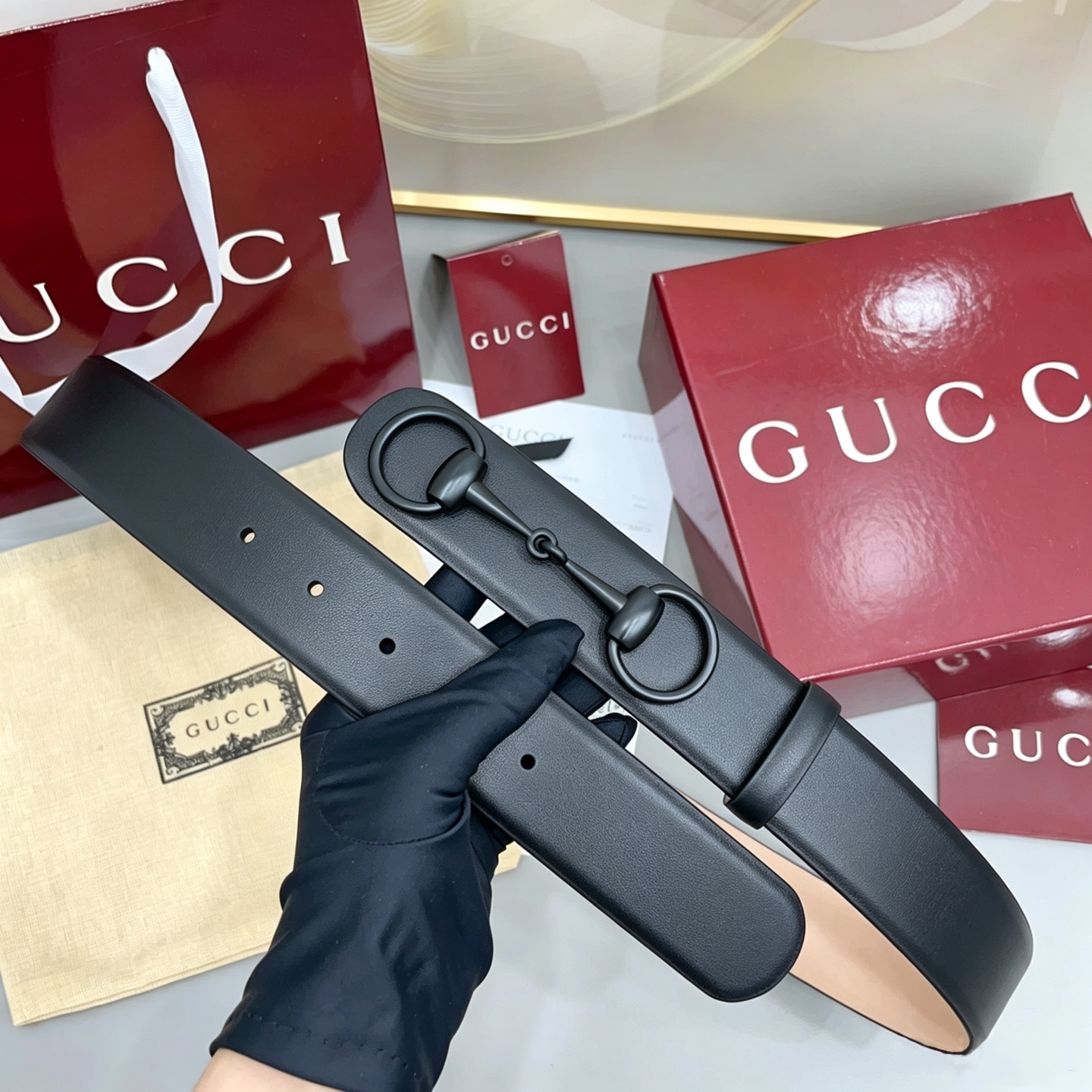 Gucci古驰   4.0cm 新款男士腰带，牛皮搭配磨砂底，2026年春夏系列全新上市。男士腰带以修长轮廓重新演绎经典