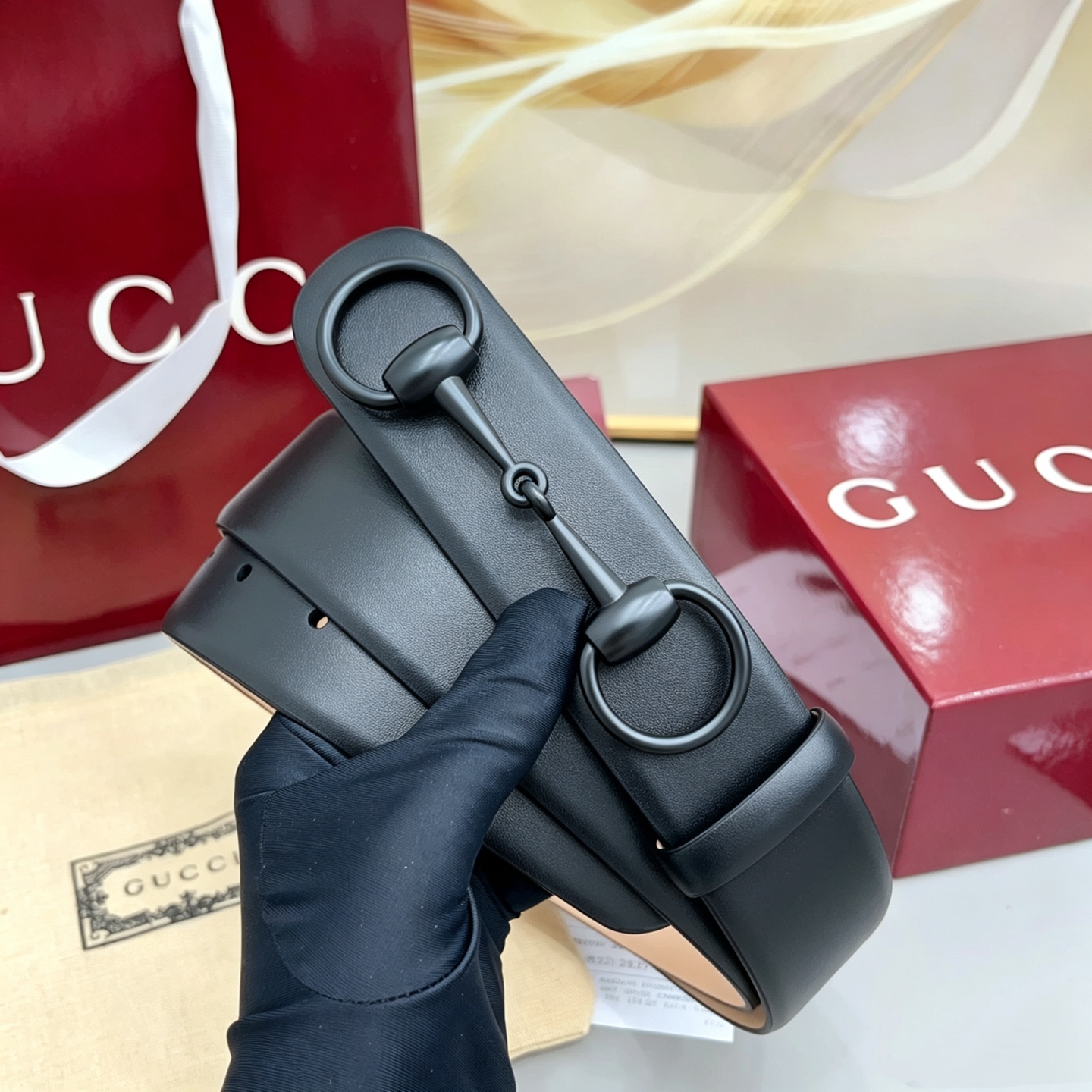 Gucci古驰   4.0cm 新款男士腰带，牛皮搭配磨砂底，2026年春夏系列全新上市。男士腰带以修长轮廓重新演绎经典