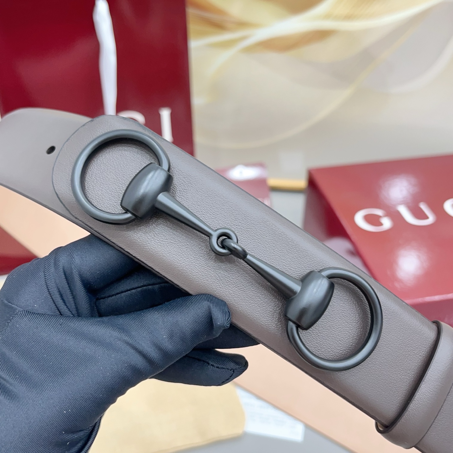 Gucci古驰   4.0cm 新款男士腰带，牛皮搭配磨砂底，2026年春夏系列全新上市。男士腰带以修长轮廓重新演绎经典