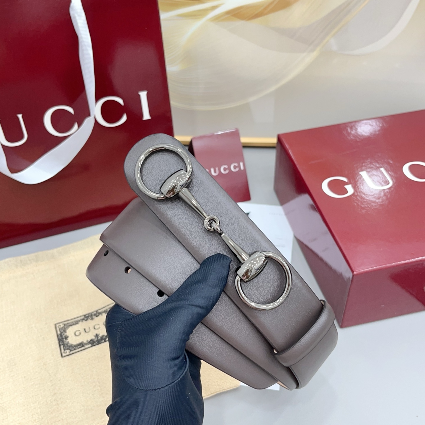 Gucci古驰   4.0cm 新款男士腰带，牛皮搭配磨砂底，2026年春夏系列全新上市。男士腰带以修长轮廓重新演绎经典