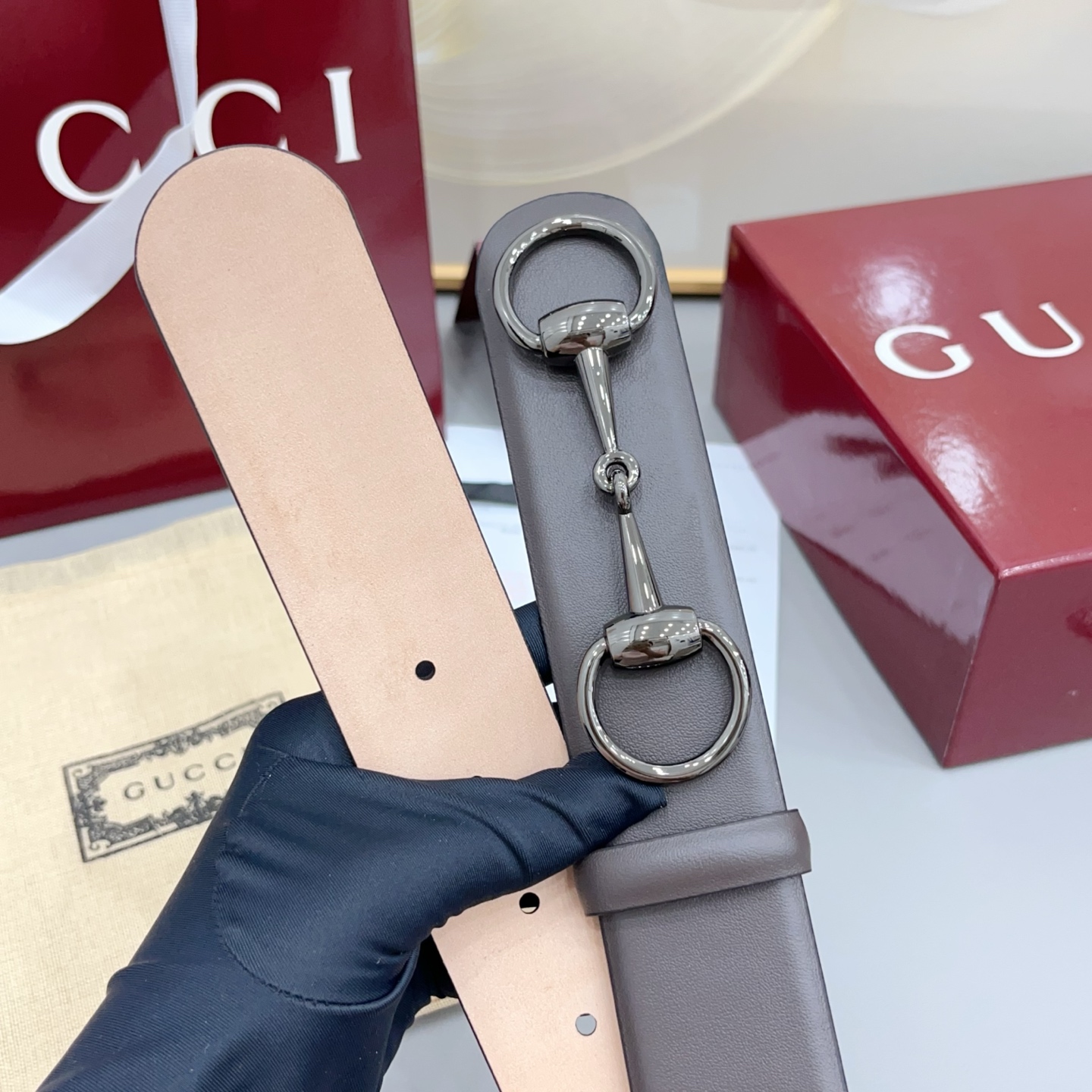 Gucci古驰   4.0cm 新款男士腰带，牛皮搭配磨砂底，2026年春夏系列全新上市。男士腰带以修长轮廓重新演绎经典