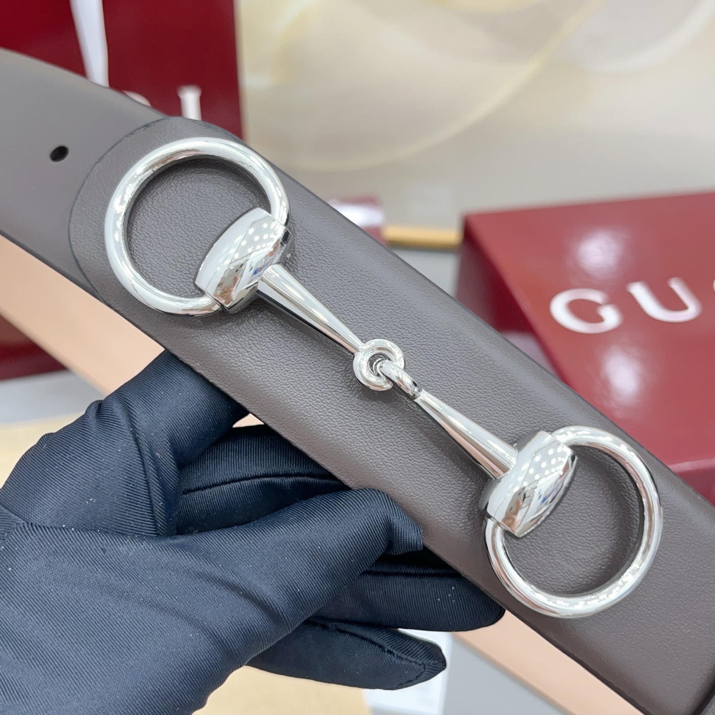 Gucci古驰   4.0cm 新款男士腰带，牛皮搭配磨砂底，2026年春夏系列全新上市。男士腰带以修长轮廓重新演绎经典