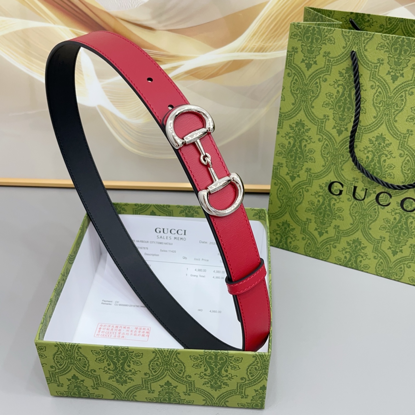 Gucci古驰 3.0cm 古驰 Primavera 确立了一套全新的廓形、质感与材质词汇表,将创新与传统理念巧妙融合 Gucci古驰 3.0cm 古驰 Primavera 确立了一套全新的廓形、质感与材质词汇表,将创新与传统理念巧妙融合