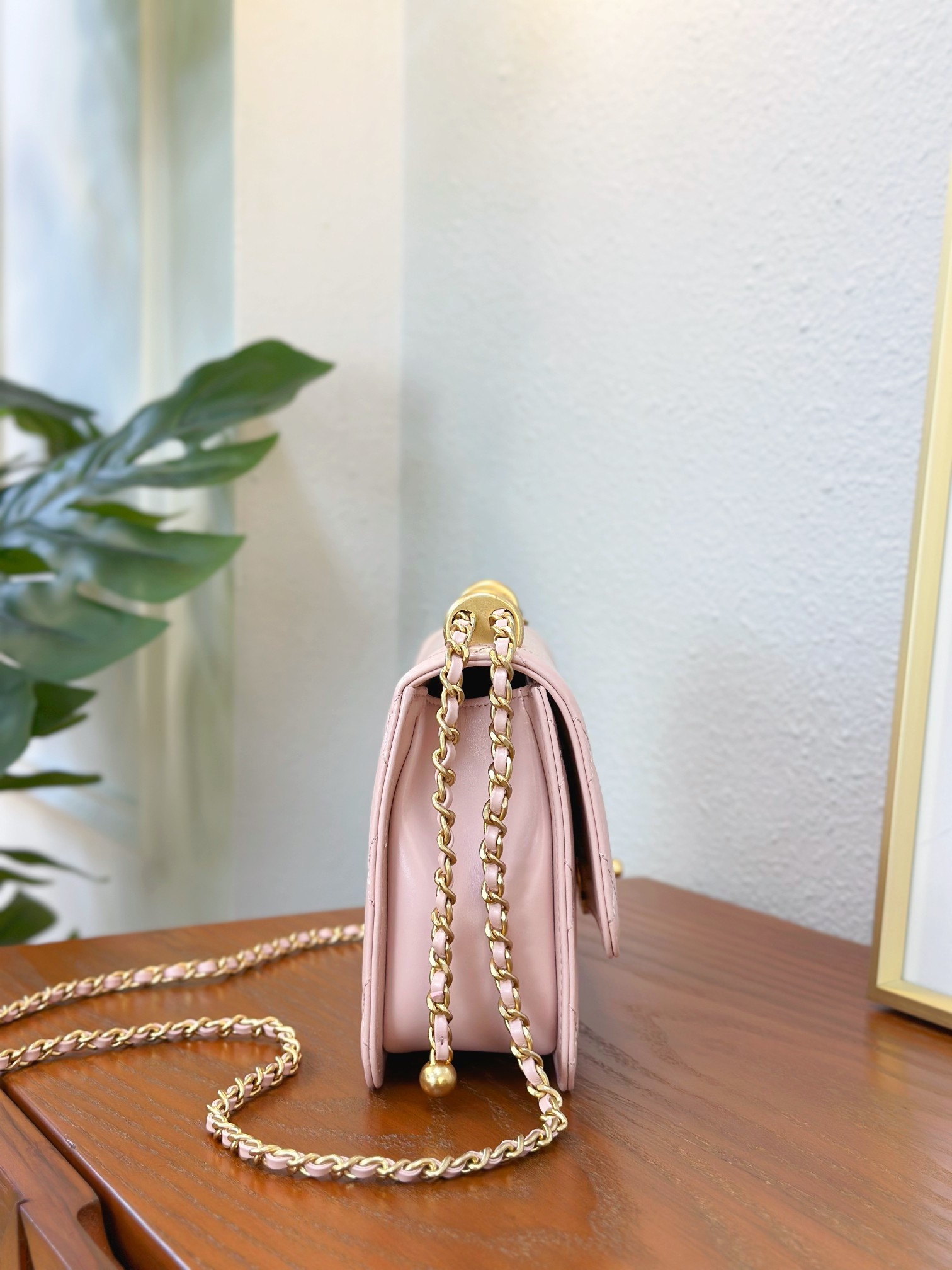 Chanell Gold Ball Chain Bag, Retro Leather, Adjustable Chain, 19*12*8cm 5 a1746867939434 2628