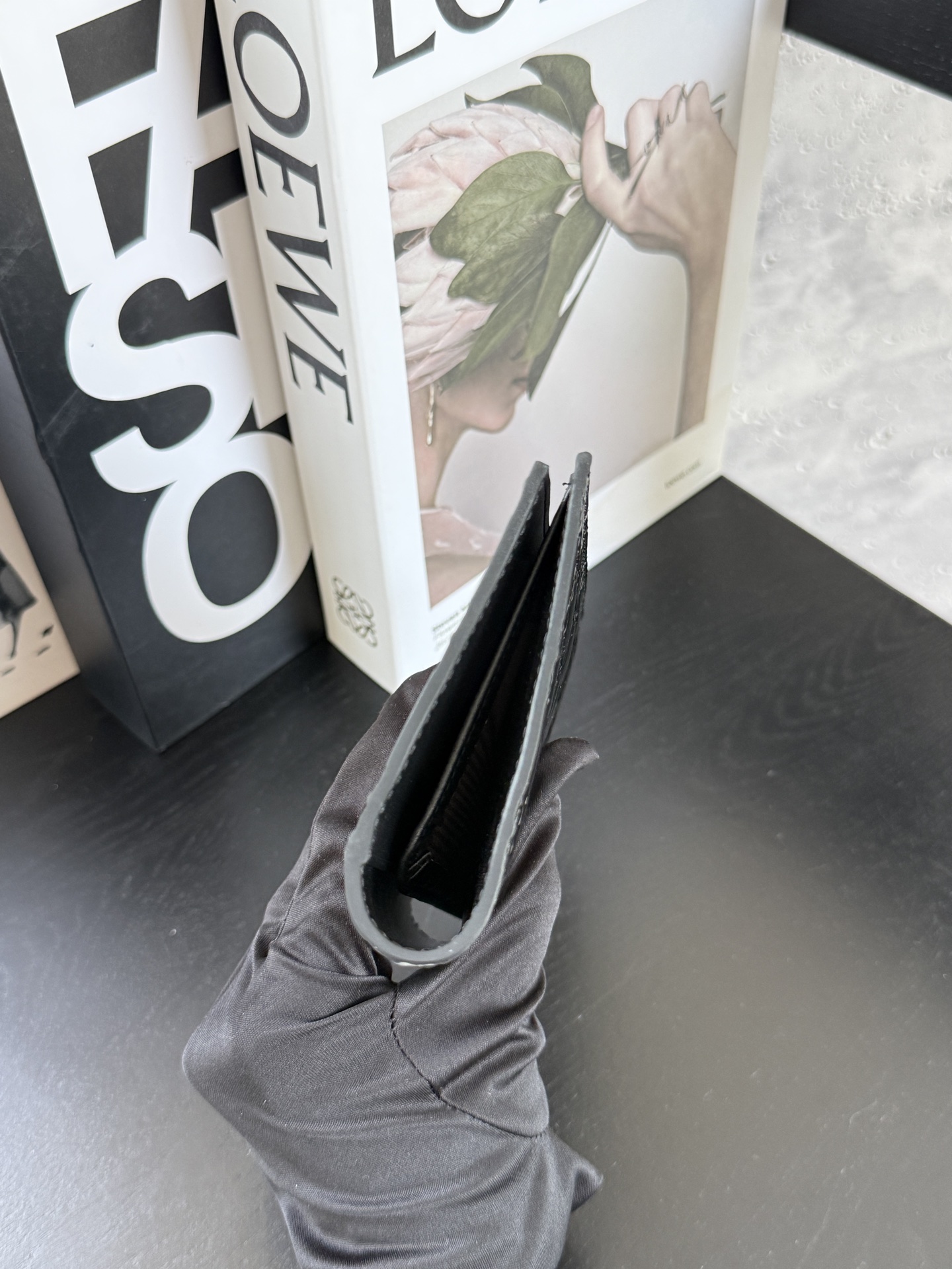 【GUCCI-古奇】型号：黑色每一个细节都将古驰的精彩内涵表现得淋漓尽致💯质量保证！。尺寸：14*10*
