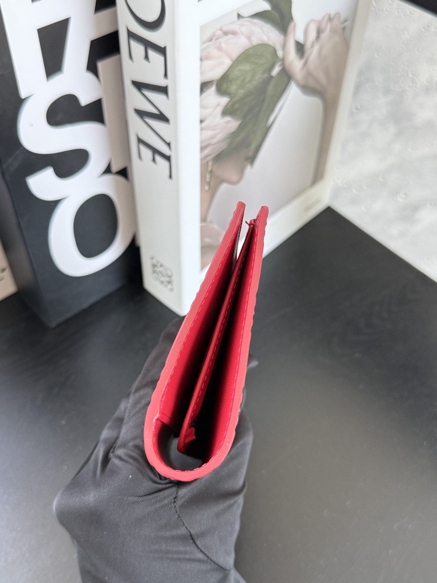 【GUCCI-古奇】型号：红色每一个细节都将古驰的精彩内涵表现得淋漓尽致💯质量保证！。尺寸：14*10*