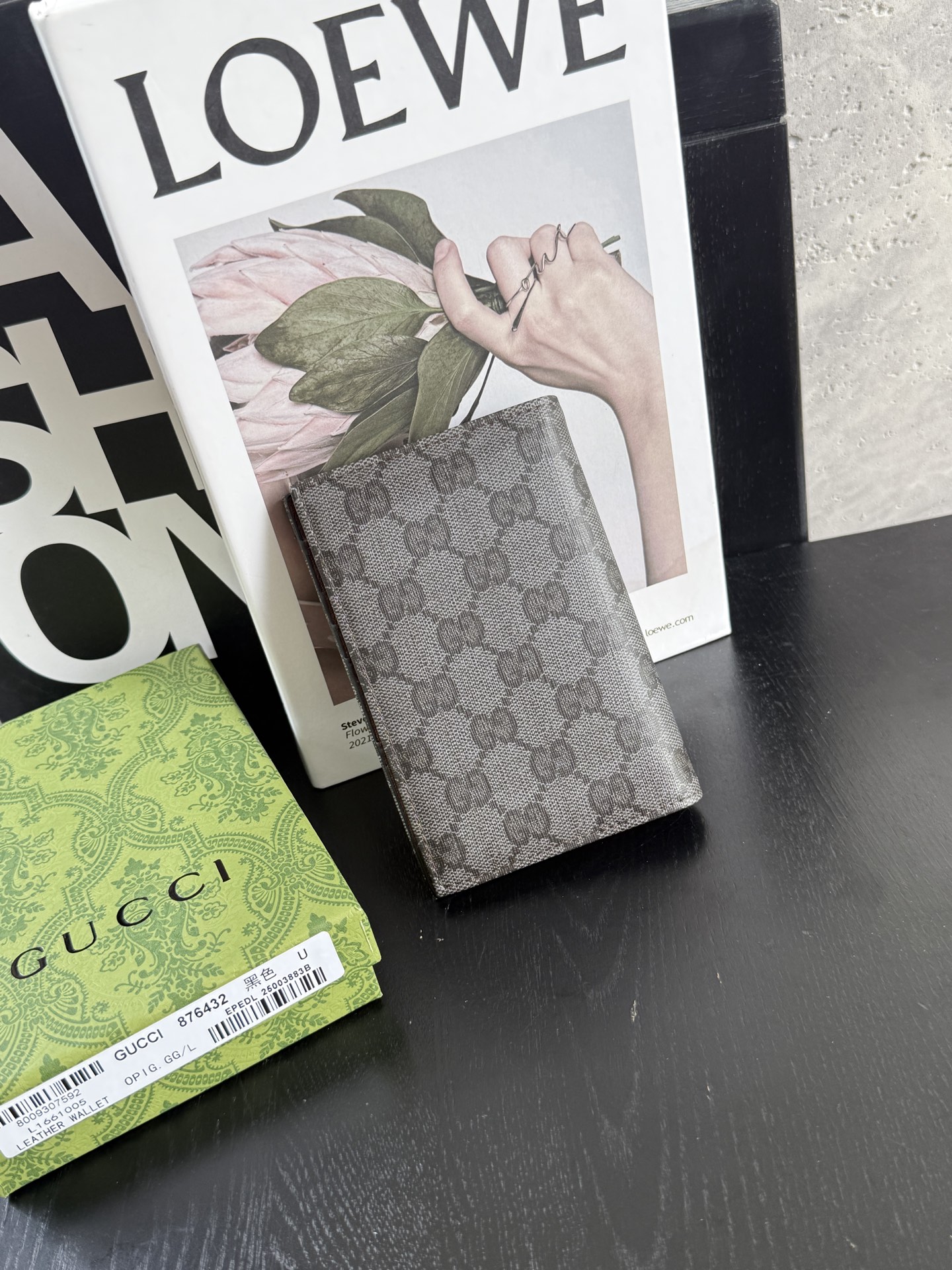 Gucci  啡色GG老花护照本｜实拍✅经典GG帆布面料，复古啡色老花质感耐看，耐磨抗造✅短款对折版型，
