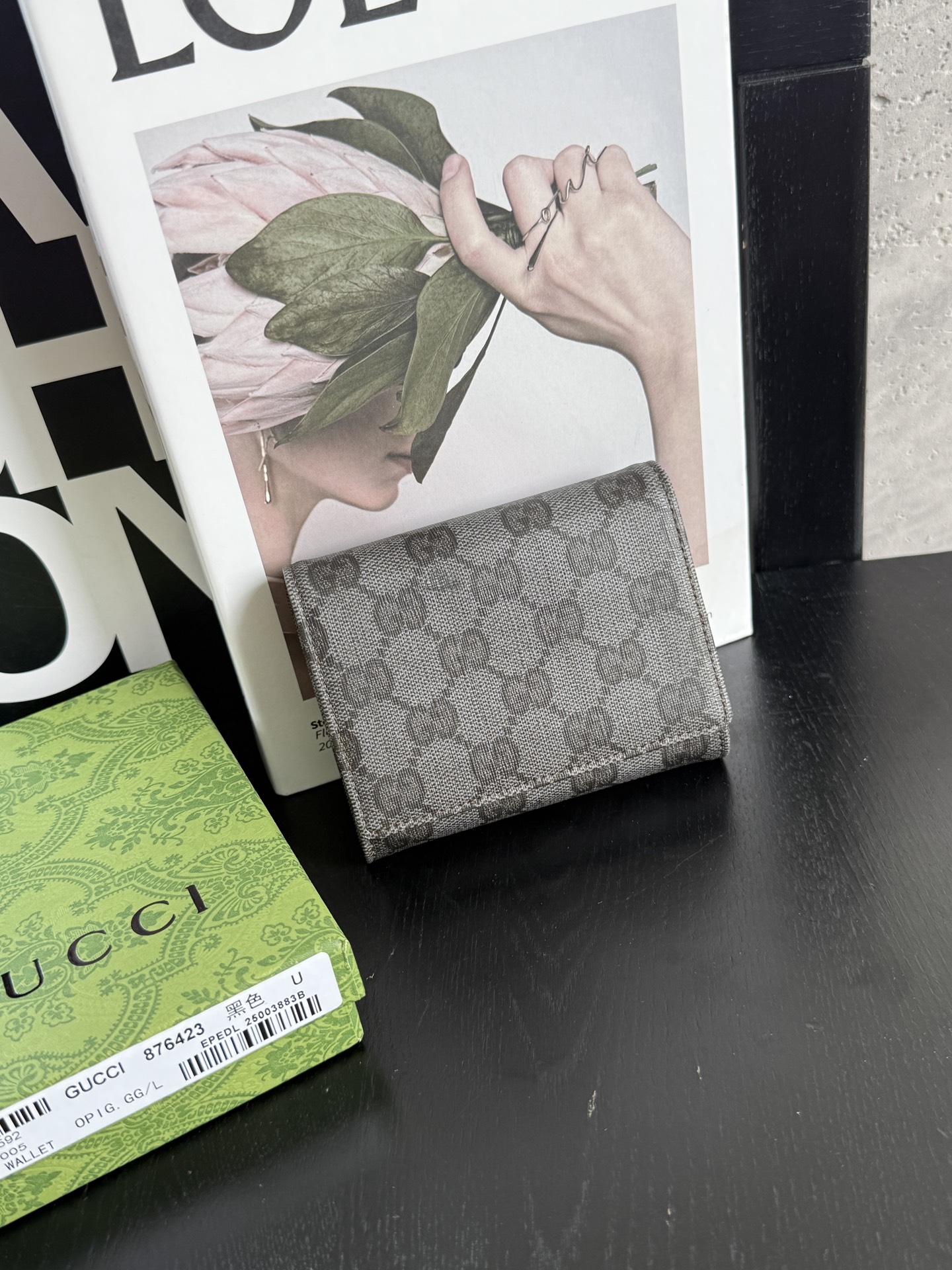 Gucci  黑色GG老花三折短款钱包｜实拍✅经典GG帆布面料，复古啡色老花质感耐看，耐磨抗造✅三折短款