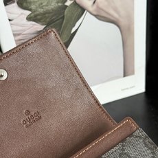 Gucci 黑色GG老花三折短款钱包|实拍✅经典GG帆布面料,复古啡色老花质感耐看,耐磨抗造✅三折短款 Gucci 黑色GG老花三折短款钱包|实拍✅经典GG帆布面料,复古啡色老花质感耐看,耐磨抗造✅三折短款