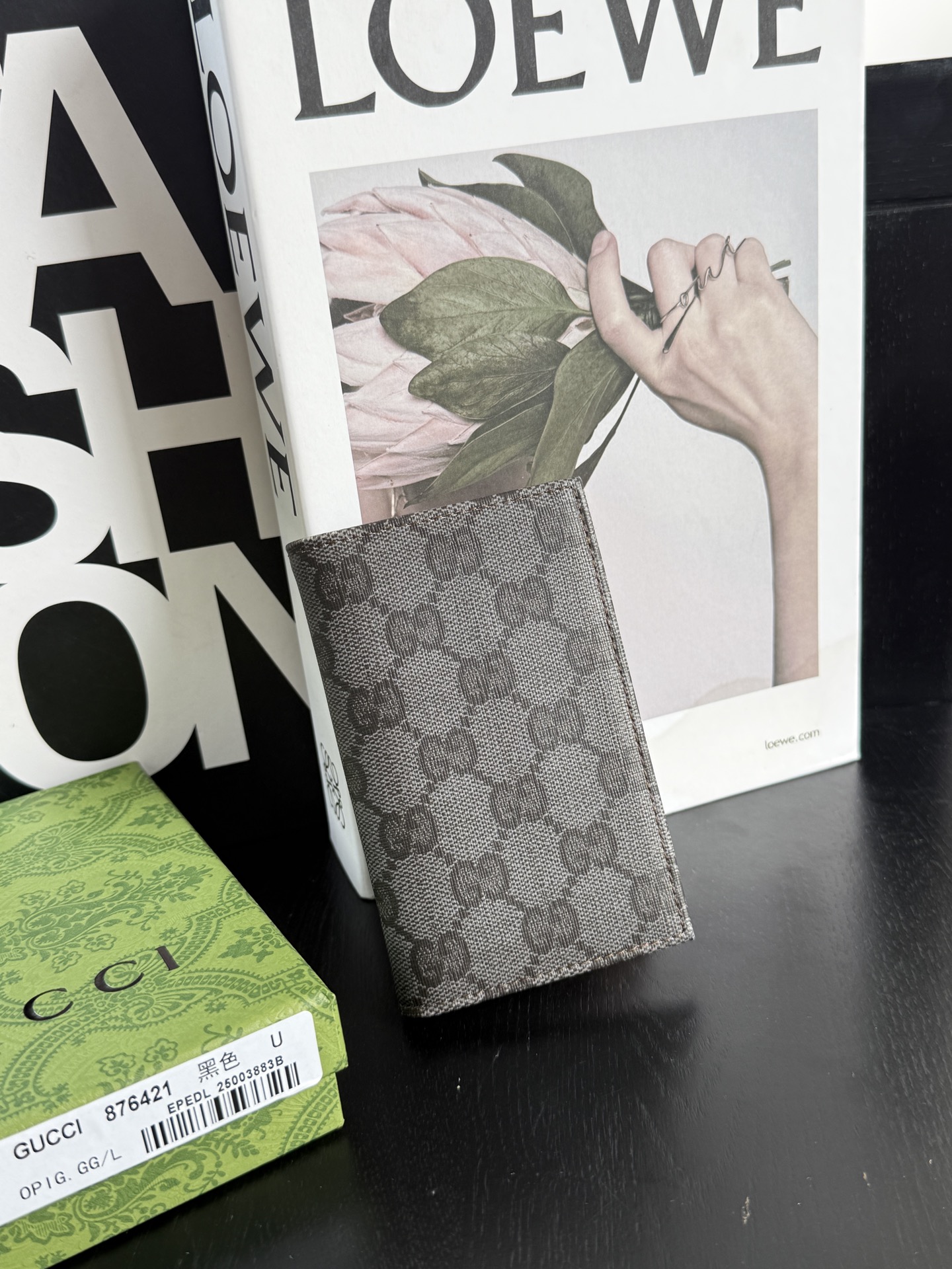 Gucci  黑色GG老花对折长款钱包｜实拍✅经典GG帆布面料，黑灰老花低调耐看，耐磨抗造✅对折长款版型