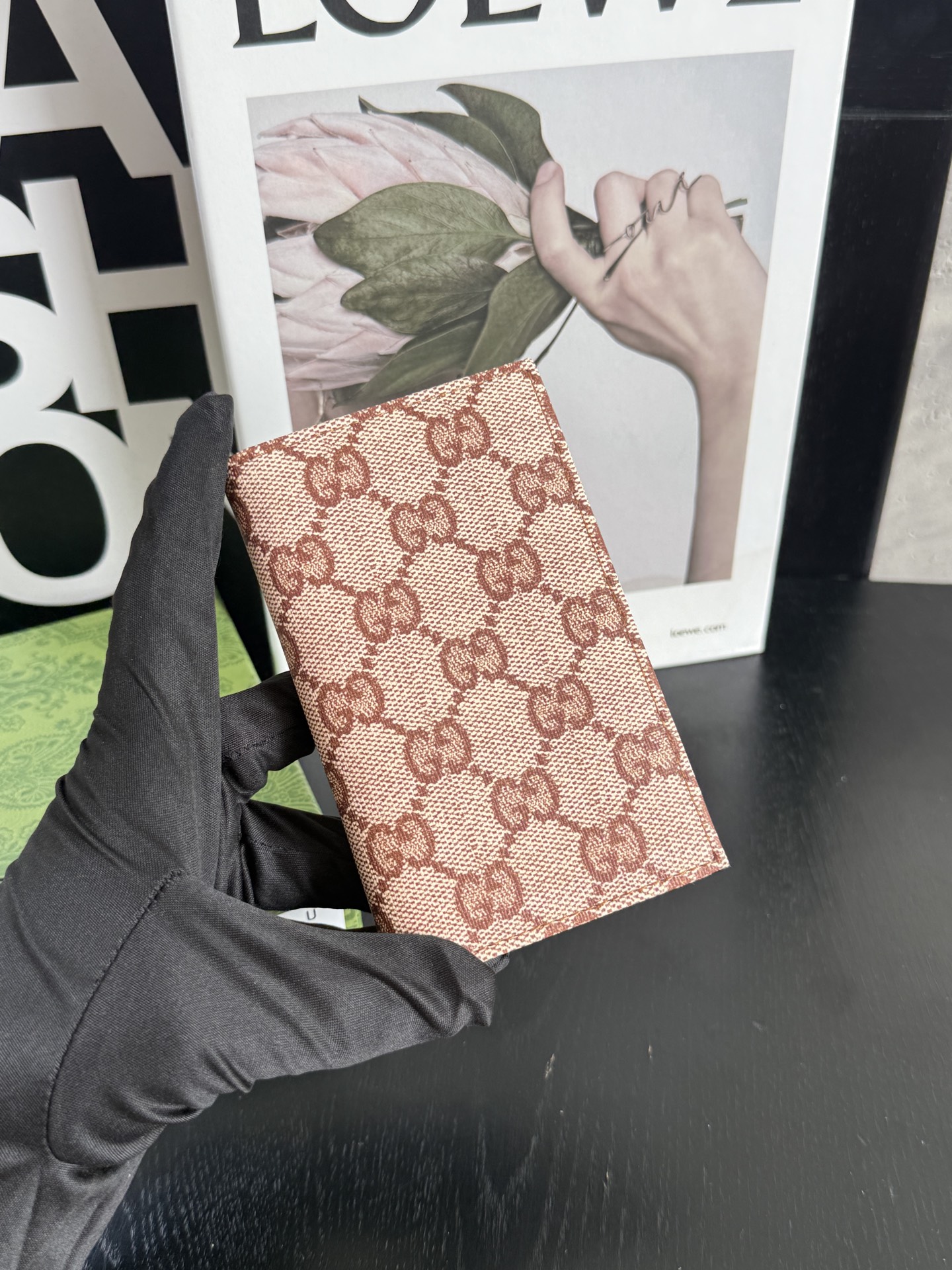 Gucci  咖啡GG老花对折长款钱包｜实拍✅经典GG帆布面料，黑灰老花低调耐看，耐磨抗造✅对折长款版型