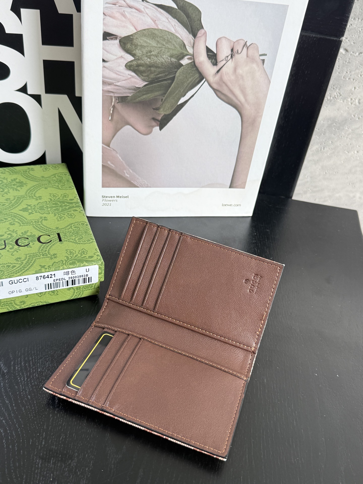 Gucci  咖啡GG老花对折长款钱包｜实拍✅经典GG帆布面料，黑灰老花低调耐看，耐磨抗造✅对折长款版型