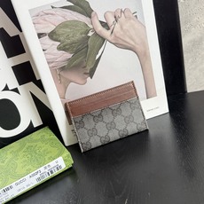 Gucci 编号A002F2黑色GG老花卡包|实拍✅经典GG帆布配棕色牛皮,复古质感拉满,耐磨抗造✅轻薄 Gucci 编号A002F2黑色GG老花卡包|实拍✅经典GG帆布配棕色牛皮,复古质感拉满,耐磨抗造✅轻薄