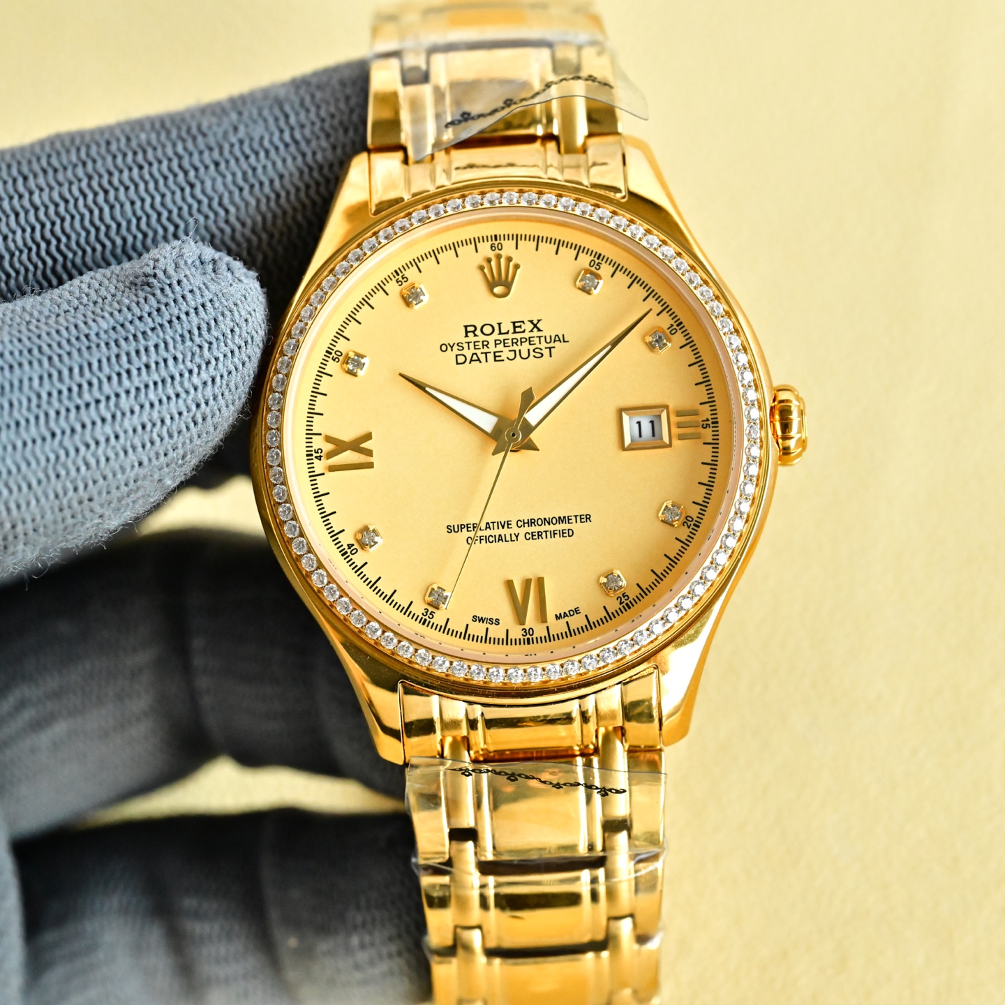 NO:585549,The new platinum Rolex business watch is now on the market!  Simple and elegant, the perfect combination makes you feel the elegant and gentlemanly atmosphere!  The movement is equipped with original imported movement!  Vibration frequency 28,800 times per hour, stable performance, zero repairs!  The case is made of 316 fine steel, a super wear-resistant stainless steel strap, and a sapphire glass mirror!  Unique pumpkin handle, 40 mm in diameter, super waterproof, simple and elegant, high-end quality, suitable for various business occasions, the first choice for gift giving!  ,,rolex19860909白 金 新款劳力士商务腕表火爆上市！简雅大方,完美结合,让你感受优雅绅土气息！机芯搭载原装进口机芯！每小时振频28800次,性能稳定,零返修！表壳 釆用316 精钢 十超耐磨精钢表带,蓝宝石玻璃镜面！独特的南瓜把的,直径40 mm,超强防水,简洁大气,高端品质,适合各种商务场合,送礼首选！,,rolex,Watch