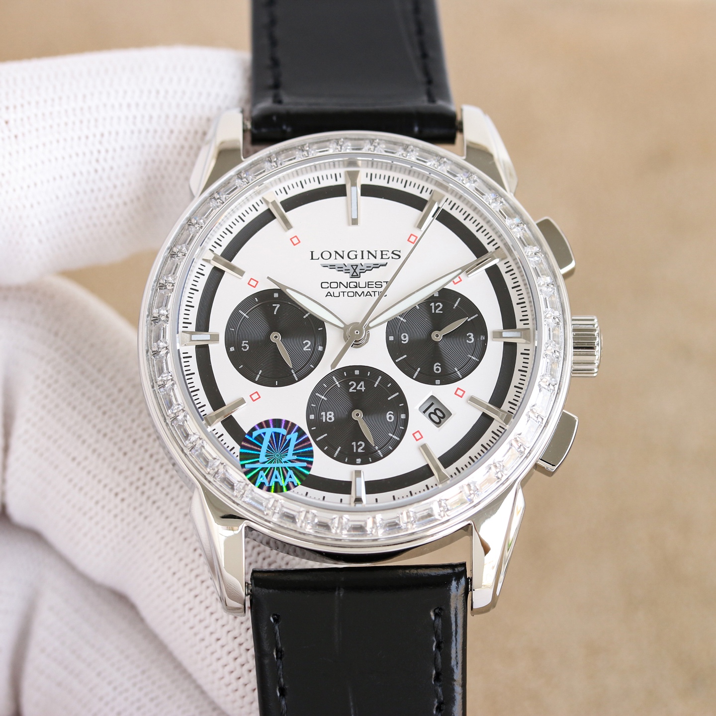 NO:619409,Platinum TWFactory, the masterpiece of Taiwan factory, the new V2 upgraded version!  The highest version of the Concas series L3..4.22.9 perpetual calendar multi-function watch on the market, 1 is equipped with the same movement as the original product, the balance wheel is exactly the same as the original product, and all functions can be used normally. 2. The four corner curvature of the case has been improved, the color curvature of the dial is more consistent, the 12 scales are polished more delicately, and the whole is closer to the counter!  3. Paired with Italian cowhide, it makes the wrist more fit and comfortable!  The Longines series produced by the TW factory incorporates Longines' most unique DNA. It is a symbol of Longines' ultimate elegance and fully embodies the purest tradition of the fine watchmaking industry!  Suitable for various business occasions, simple and refined yet elegant!  TW's exquisite replica, please appreciate it!  ,,longines,cowhide19860909白 金 TWFactory,台湾厂力作,全新V2升级版！市场最高版本康卡斯系列L3..4.22.9万年历多功能腕表,1搭载与正品一致机芯,摆轮与正品完全一致,所有功能均可正常使用.2对表壳的四个角弧度进行改善,表盘颜色弧度更契合,12个刻度打磨更细腻,整体更贴近专柜！3搭配意大利牛皮让手腕更贴合舒适！TW工厂出品的浪琴系列融汇了浪琴最独特的DNA,是浪琴极致优雅的象征,充分体现了高级制表业最纯粹的传统！适合各种商务场合,简敛精致不失优雅！TW精品复刻,敬请品鉴！,,longines,cowhide,Watch