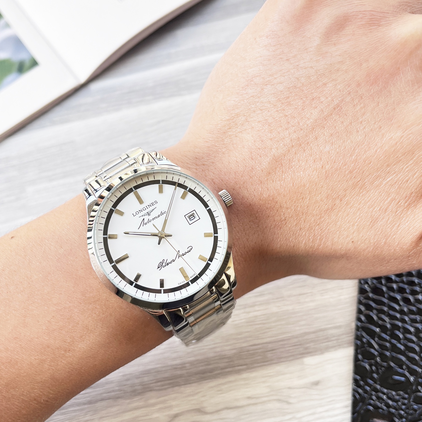 NO:619415,White shell gold case steel strap 20 [latest] Longines three-hand design [type] boutique men's watch [strap] genuine cowhide leather strap ///316 stainless steel strap (comfortable and durable) [movement] high-end fully automatic mechanical movement [mirror] mineral strengthened glass (higher definition) elegant taste vast atmosphere unique ingenuity wrist treasure size diameter 41mm thick 12mm hot sale on the market!  Welcome to reprint!  ,,longines,cowhide19860909白壳金壳 钢带20【最新】浪琴三针设计【类型】精品男士腕表【表带】真牛皮表带///316精钢表带（舒适耐用）【机芯】高端全自动机械机芯【镜面】矿物质强化玻璃（更高清） 品味高雅 浩瀚大气 匠心独运 腕间瑰宝 尺寸直径41mm厚12Mm热卖上市！欢迎转载！,,longines,cowhide,Watch