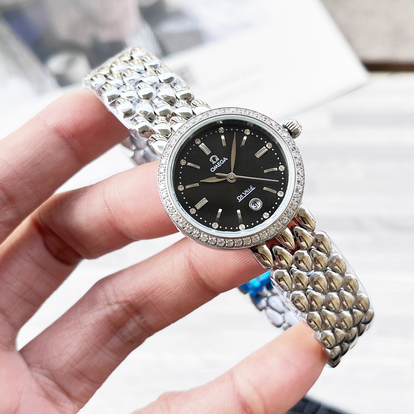 NO:619424,White rose gold diamond ring [Celebration] [New design, classic hot sale] Omega women's watch imported quartz movement, mother-of-pearl dial, sapphire mirror, size 26mm [Celebration] 316L stainless steel case, stainless steel strap, fashion style, elegant temperament, omega19860909白玫瑰金钻圈[庆祝]【全新设计 经典热卖】欧米茄 女士腕表进口石英机芯 贝母表盘 蓝宝石镜面 尺寸26mm[庆祝]316L精钢表壳 精钢表带 时尚风格 优雅气质,,omega,Watch