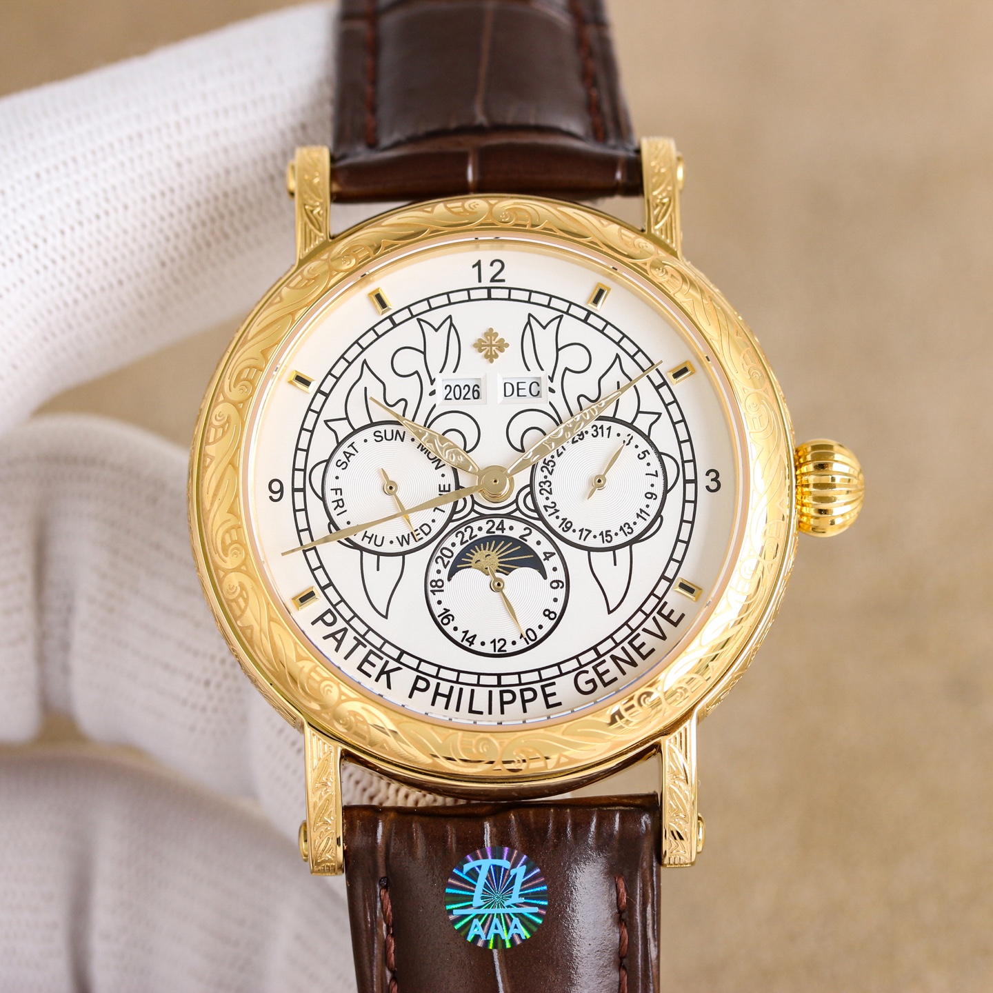 NO:641031,The white gold Patek Philippe Engraved Watch is a beautiful medal on the wrist. In the dazzling galaxy of watchmaking, the Patek Philippe Engraved Watch is like the most dazzling star.  On the dial, the delicate and exquisite carvings are like flowers blooming in time. Every petal and every vein is carefully carved by the watchmaker with uncanny skills. The carvings seem to give life to the watch, showing a dynamic beauty in the interplay of light and shadow. When the light falls gently, the carvings are like agile elves dancing on the dial, performing a silent dance of luxury.  1. Equipped with imported multi-functional movement [non-market ordinary domestic movement] (zero repair) function (24 hours, week/star/month), this watch has a power reserve of 38-48 hours. 2. Imported 316L stainless steel, using 18k quality furnace vacuum plating!  3. Paired with exclusive customized square scale cowhide strap. 4. Wear-resistant and scratch-resistant sapphire glass mirror!  530 meters waterproof level. Patek Philippe is simple but not simple!  The quality of the actual shooting is the same!  ,,patek philippe,cowhide19860909白金 百达翡丽雕花腕表腕间的绝美华章 在制表的璀璨星河里,百达翡丽雕花腕表宛如一颗最为耀眼的星辰. 表盘之上,细腻而精致的雕花宛如盛开在时光中的繁花.每一片花瓣、每一道脉络,皆由制表师以鬼斧神工般的技艺精心雕琢.那雕花仿若赋予了腕表生命,在光影交错间,展现出动态的美感.当光线轻轻洒落,雕花之处便似灵动的精灵在表盘上舞动,演绎着一场无声的奢华之舞. 1搭配进口多功能机芯【非市场普通国产机芯】（零返修）功能（24小时,星期/星辰/月份）此腕表拥有38-48小时动力储备. 2进口316L精钢,采用18k品质炉内真空电镀！ 3搭配独家定制方形鳞纹牛皮表带 4耐磨防刮蓝宝石玻璃镜面！ 530米生活防水等级. 百达翡丽（Patek Philippe） 简约而不简单！实物拍摄品质如一！,,patek philippe,cowhide,Watch