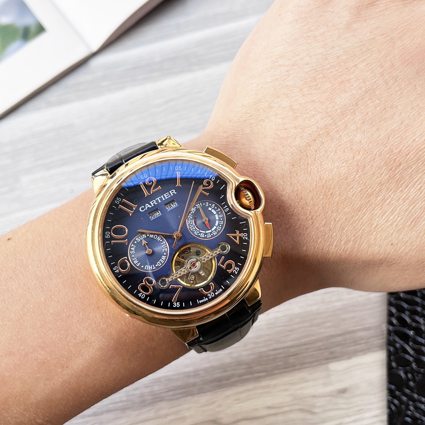 NO:641030,Platinum Steel 30 Blue Balloon Series Shocking Launch [Latest] Cartier Multifunctional Boutique Design [Type] Boutique Men's Watch [Strap] Genuine Leather Strap [Movement] High-End Fully Automatic Mechanical Movement [Mirror] Mineral Strengthened Glass (Higher Definition) Elegant Taste Vast and Ingenious A Wrist Treasure Size 42mm in Diameter 12.5mm Thickness Hot on the Market!  Welcome to reprint!  ,,cartier,cowhide19860909白金钢30 蓝气球系列 震撼上市【最新】卡地亚 多功能精品设计【类型】精品男士腕表【表带】真牛皮表带【机芯】高端全自动机械机芯【镜面】矿物质强化玻璃（更高清） 品味高雅 浩瀚大气 匠心独运 腕间瑰宝 尺寸直径42mm厚12.5mm热卖上市！欢迎转载！,,cartier,cowhide,Watch