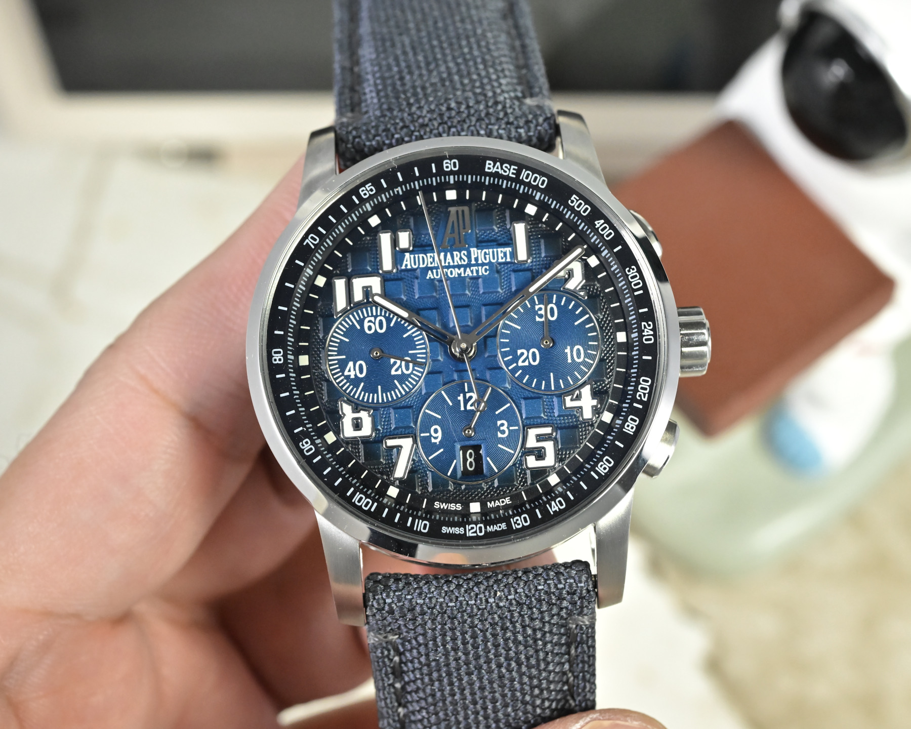 NO:662799,Unified APF Audemars Piguet-AP, CODE11.59 automatic winding chronograph series 1 material 316L stainless steel 2 movement adopts stable 7750 movement modified from original Caliber 44013 glass mirror uses anti-glare crystal basket treasure glass 4 strap imported Italian calfskin and canvas belt 5 buckle practical original pin buckle 5 waterproof 10 degrees waterproof can dive to 300 meters 6 size 41mm,, audemars, cowhide19860909统一 APF爱彼-AP,CODE11.59自动上链计时码表系列1材料316L精钢2机芯采用稳定7750机芯改原装Calibre44013玻璃镜面采用防眩水晶篮宝玻璃4表带进口意大利小牛皮以及帆布皮带5表扣实用原装针扣5防水10度防水可以潜水300米6尺寸41mm,,audemars,cowhide,Watch