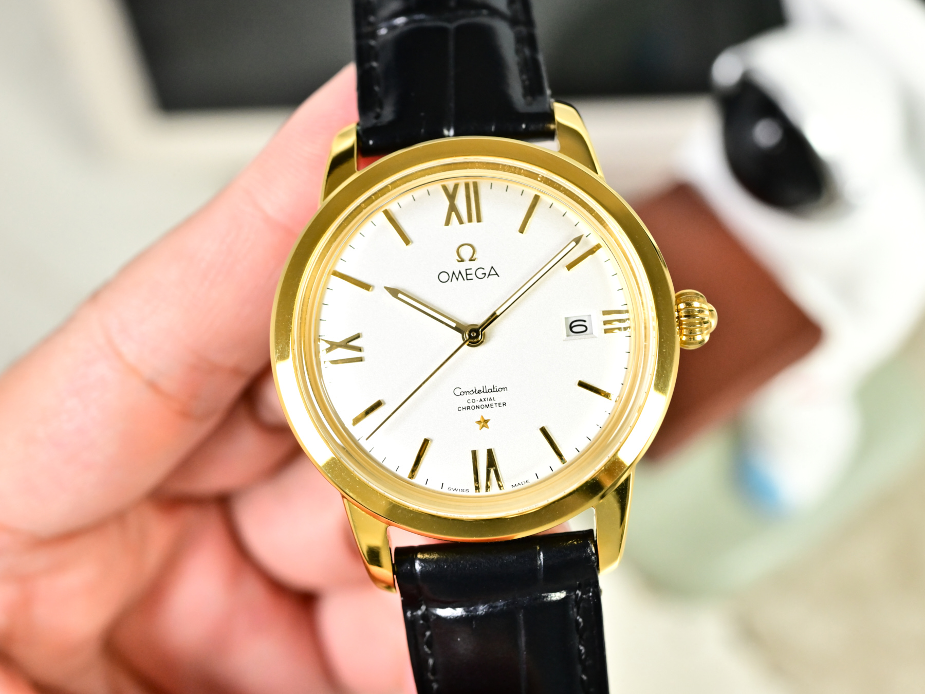 NO:676364,Platinum new Omega Seamaster series!  It took up to 6 months!  Ultra-thin men's automatic mechanical watch, using imported original movement (not domestically produced in the market), vibration frequency of 28,800 times per hour, zero repair quality, original size of 40mm in diameter, ultra-thin craftsmanship of 8mm, and imported calfskin from Italy!  The pot lid is made of glass!  Super waterproof to 100 meters!  The same style at the counter, reproduced one to one!  Bring him with you to show your sharpness and extraordinary style!  Dazzling brilliance, eternal nobility.,,omega,cowhide19860909白 金 新款欧米茄海马系列！耗时长达6个月！超薄男士自动机械腕表,采用进口原装机芯（非市场国产机）,每小时振频28800次,零返修质量,直径40mm原装尺寸,超薄工艺8mm,采用意大利进口小牛皮！锅盖玻璃材质！超强防水100米！专柜同款,一比一复刻！带上他锋芒尽显,气派不凡！耀眼光辉,永恒尊贵.,,omega,cowhide,Watch