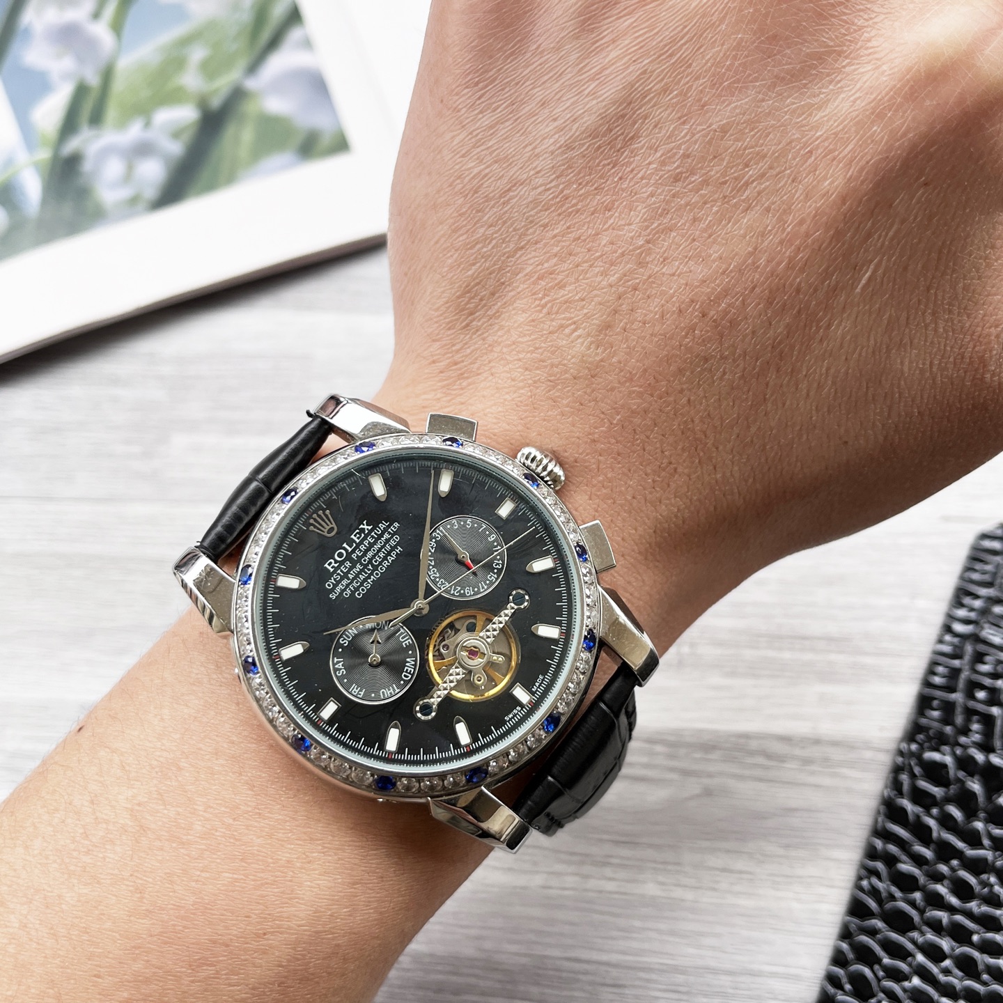 NO:689106,Unified, complex timepieces, luxurious and elegant, classic new products, shocking launch [Latest] Rolex multi-functional boutique, large flywheel design [Type] boutique men's watch [strap] genuine cowhide strap [movement] high-end fully automatic mechanical movement [mirror] mineral strengthened glass (higher definition) elegant taste, vast and atmospheric, ingenuity, wrist treasure, size 42mm in diameter, 12.5mm thick, hot sale!  Welcome to reprint!  ,,rolex,cowhide19860909统一 复杂时计 奢华大气 经典新品 震撼上市【最新】劳力士 多功能精品 大飞轮设计【类型】精品男士腕表【表带】真牛皮表带【机芯】高端全自动机械机芯【镜面】矿物质强化玻璃（更高清） 品味高雅 浩瀚大气 匠心独运 腕间瑰宝 尺寸直径42mm厚12.5mm热卖上市！欢迎转载！,,rolex,cowhide,Watch