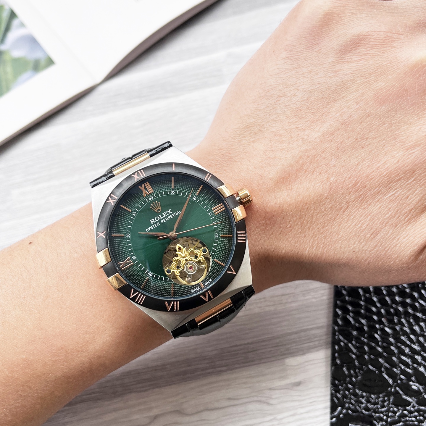 NO:689118,White gold Rolex fine men's watch, noble and elegant, gentlemanly style, excellent quality, best-selling all over the city. It adopts fully automatic mechanical movement, top-grade 316 stainless steel case, imported calfskin strap, mineral super mirror, diameter 42mm, rolex, cowhide19860909白 金 劳力士 精品男士腕表 尊贵大气,绅士风范,卓越品质,热卖全城.采用全自动机械机芯,顶级316精钢表壳,进口小牛皮表带,矿物质超强镜面,直径42mm,,rolex,cowhide,Watch