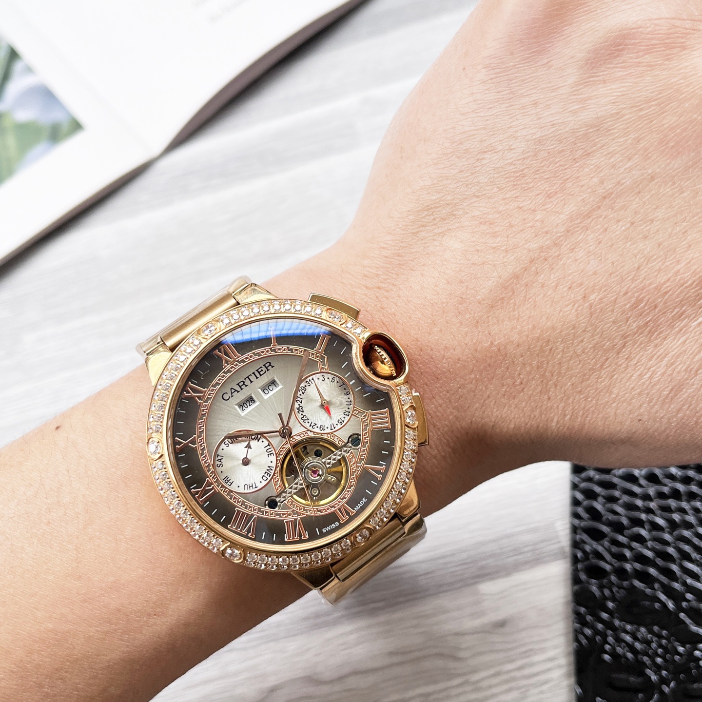 NO:689128,Platinum Steel 30 Blue Balloon Series Shocking Launch [Latest] Cartier Multifunctional Boutique Design [Type] Boutique Men's Watch [Strap] Genuine Leather Strap [Movement] High-End Fully Automatic Mechanical Movement [Mirror] Mineral Strengthened Glass (Higher Definition) Elegant Taste Vast and Ingenious A Wrist Treasure Size 42mm in Diameter 12.5mm Thickness Hot on the Market!  Welcome to reprint!  ,,cartier,cowhide19860909白金钢30 蓝气球系列 震撼上市【最新】卡地亚 多功能精品设计【类型】精品男士腕表【表带】真牛皮表带【机芯】高端全自动机械机芯【镜面】矿物质强化玻璃（更高清） 品味高雅 浩瀚大气 匠心独运 腕间瑰宝 尺寸直径42mm厚12.5mm热卖上市！欢迎转载！,,cartier,cowhide,Watch