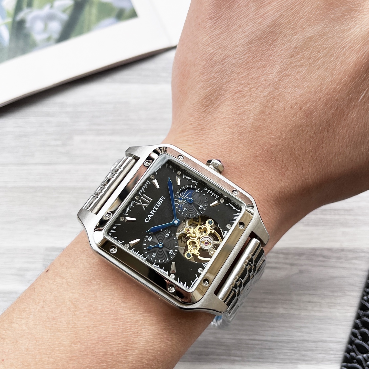 NO:689107,Unified octagonal shell series, exquisite and versatile [latest] Cartier's latest design big flywheel boutique [type] boutique men's watch [strap] genuine cowhide strap [movement] high-end fully automatic mechanical movement [mirror] mineral-strengthened glass (higher definition) elegant taste vast atmosphere unique ingenuity treasure for the wrist size 42mm diameter 12mm thick hot sale on the market!  Welcome to reprint!  ,,cartier,cowhide19860909统一 八角壳系列 精致百搭【最新】卡地亚最新设计大飞轮精品【类型】精品男士腕表【表带】真牛皮表带【机芯】高端全自动机械机芯【镜面】矿物质强化玻璃（更高清） 品味高雅 浩瀚大气 匠心独运 腕间瑰宝 尺寸直径42mm厚12mm热卖上市！欢迎转载！,,cartier,cowhide,Watch