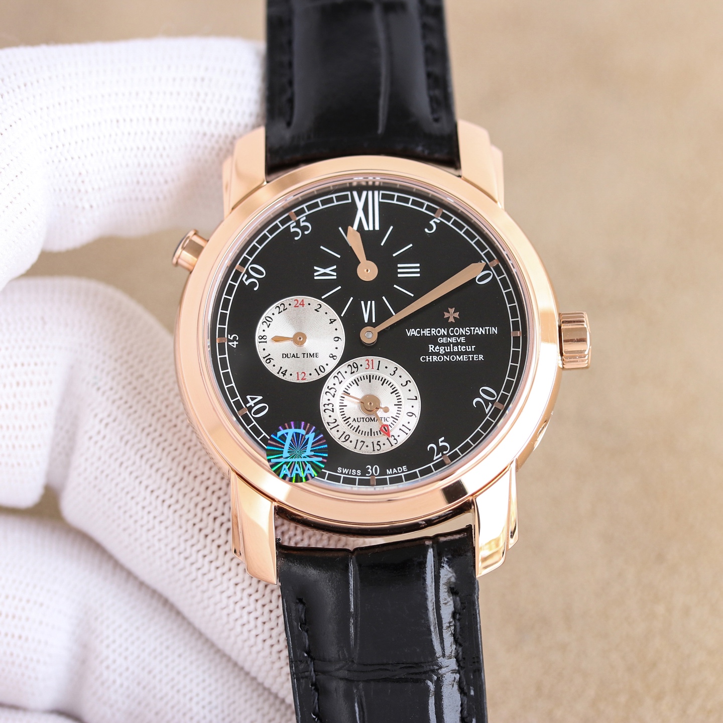 NO:703413,White gold Vacheron Constantin Malta series 42005 dual time watch, elegant, noble and extraordinary [Case] Watch size 40mmX11mm  , the 316L stainless steel case has been carefully polished, with a charming luster, low-key luxury, and a genuine aristocratic style. K11 masters carefully restored the original unique multi-layered lug design. After many polishing and modifications, the lines connecting with the case are smooth and rounded, making it a perfect fit for the wrist and a comfortable wearing experience.  Excellent [back cover] The sturdy flip-up general back cover not only adds to the viewing and fun of the watch, but also protects the movement very well [movement] adopts Japanese movement modified VC.1206 movement, all functions are synchronized and genuine, including hours, minutes, dual time and calendar functions, vacheron19860909白 金 江诗丹顿马耳他系列42005两地时腕表,大气高雅,尊贵非凡【表壳】腕表尺寸40mmX11mm ,316L精钢表壳经过悉心打磨,光泽迷人,低调奢华,呈现正品贵族风范.K11师傅细致还原正品独特的复层式表耳设计,经过多次打磨修饰,与表壳衔接的线条流畅且圆润立体,使之完美贴合手腕,佩戴感极佳【后盖】坚固的翻转式将官后盖,不仅可以增添腕表的观赏和趣味性,还能很好地保护机芯【机芯】采用日本机芯改VC.1206机芯所有功能同步正品,包含时,分,两地时和日历功能,,vacheron,Watch