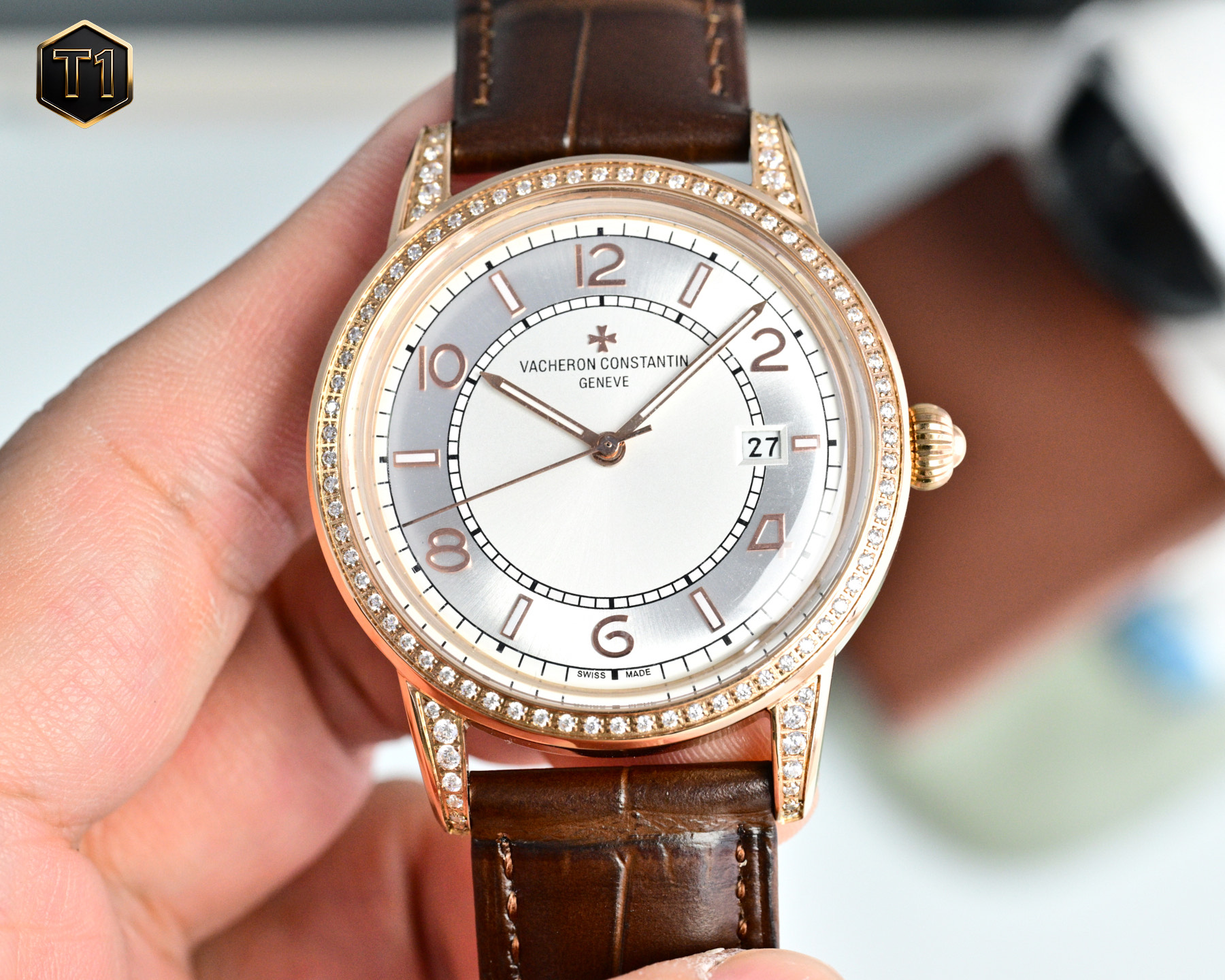 NO:703438,Platinum [TW 2026 latest hot model] Vacheron Constantin. Taste the classic beauty of Vacheron Constantin heritage series watches!  1 The team spent 9 months carefully designing, daring to be the first, striving for perfection, and breaking through multi-layered technical bottlenecks 2 The market's exclusive latest pot lid glass material, super 3D three-dimensional effect, ultra-thin craftsmanship, super luminous, diameter 42mm 3 styles use original movement, vibration frequency 28800 times per hour, zero repair quality 4 The classic exclusive inner shadow is used on the dial, which also shows the luxurious temperament of this watch 5 styles are paired with Italian cowhide to make the wrist more comfortable and fit  Vacheron Constantin, the watch you will eventually own!  Welcome to reprint!  ,,vacheron,cowhide19860909白 金【TW 2026最新热门款】江诗.丹顿Vacheron constantin 经典之美品鉴江诗.丹顿传承系列腕表！ 1团队历时9个月精心设计,敢为人先,力求完美,突破多层技术瓶颈 2 市场独家最新锅盖玻璃材质,超强的3D立体感,超薄工艺,超强夜光,直径42mm 3款式采用原装机芯,每小时振频28800次,零返修质量 4 表盘上采用经典独家内影,更显示出这款腕表的华贵气质 5 款式搭配意大利牛皮让手腕更贴合舒适 江诗丹顿,你终将拥有的腕表！欢迎转载！,,vacheron,cowhide,Watch