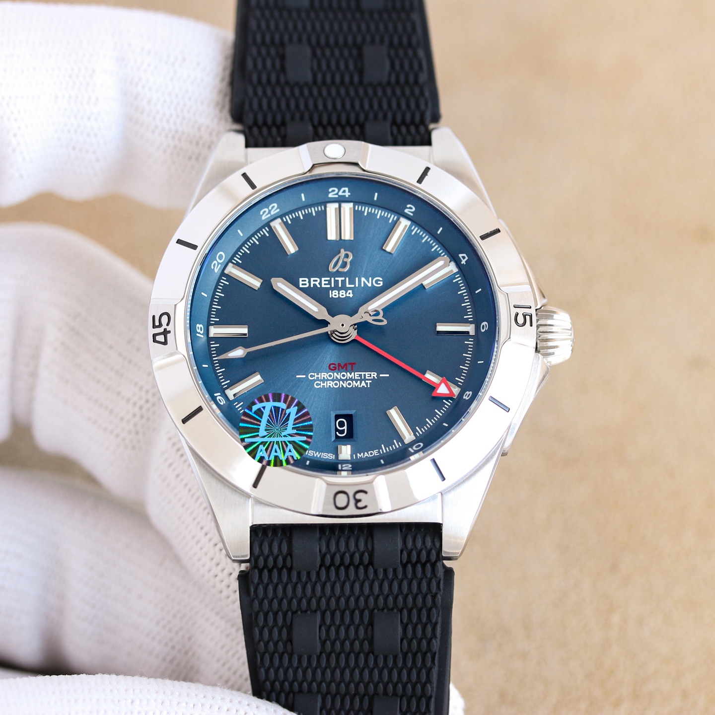 NO:724011,Unified BLS Factory - Breitling Mechanical Chronograph Dual Time Zone Automatic GMT 40 (Chronomat Automatic GMT 40) has a dual time zone display and a relaxed and leisurely aesthetic temperament, making it an exclusive watch for travel. The subtle dial color, coupled with the stainless steel case and bracelet, perfectly blends into any dressing scene. At the same time, the same-tone 24-hour scale highlights the extraordinary charm of the red second time zone pointer.  Look for the exclusive steel belt, the high-cost molded original bullet chain steel belt, which is different from other ordinary steel belts on the market, the real original super replica, tom ford, breitling19860909统一 BLS厂-百年灵机械计时双时区自动机械腕表40（Chronomat Automatic GMT 40）带双时区显示,兼具轻松闲适的美学气质,堪为旅行专属腕表.微妙的表盘色彩,再配以精钢表壳和表链,完美融入任何穿搭场景.同时,同色调24小时刻度,凸显红色第二时区指针的非凡魅力 认准独家钢带,高成本开模原装子弹链钢带,区别市场其他普通钢带,真正原版超级复刻,,tom ford,breitling,Watch